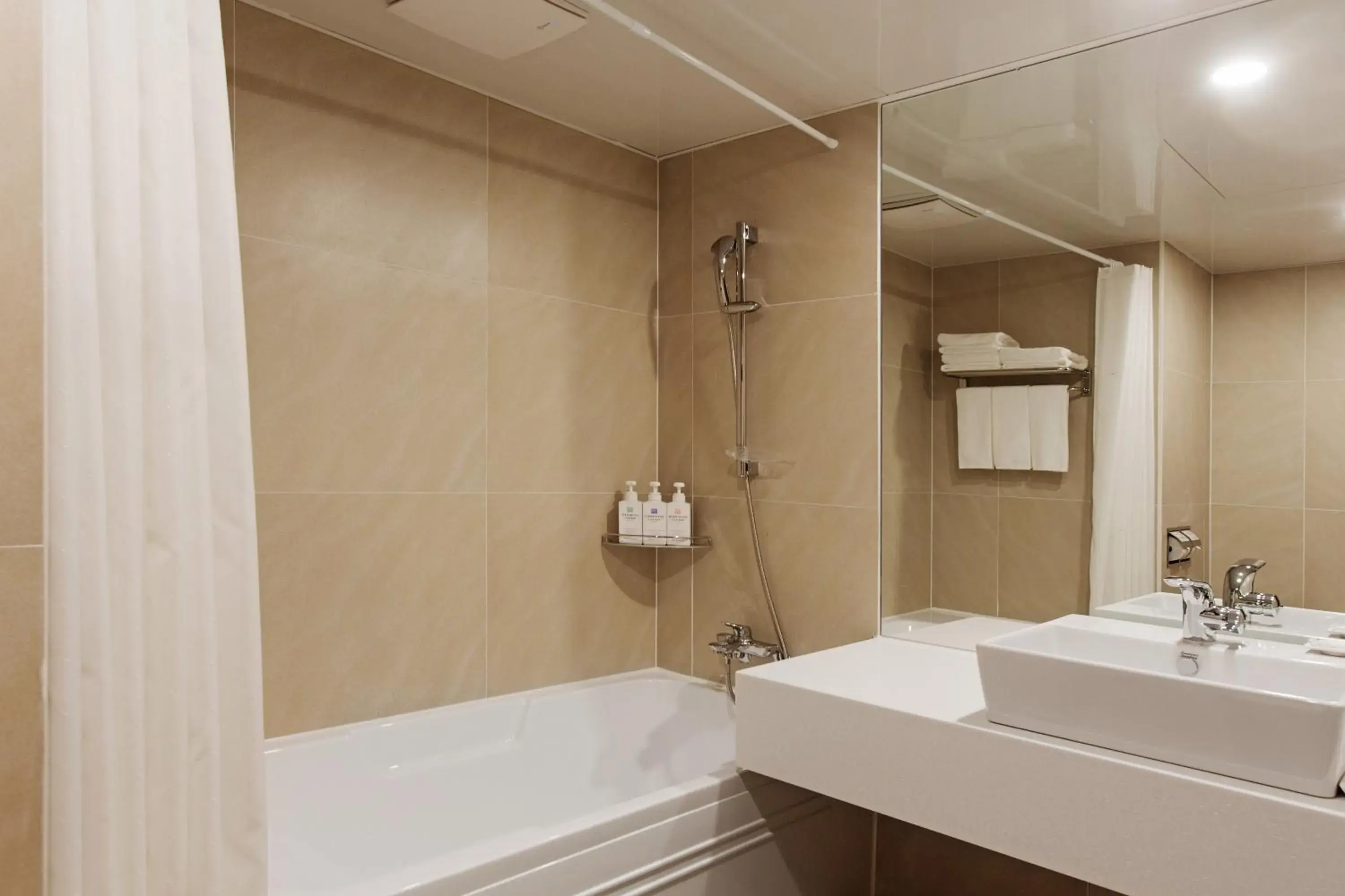 Standard Twin Room with City View in Hotel Adela Standard Twin Room with City View in Hotel Adela