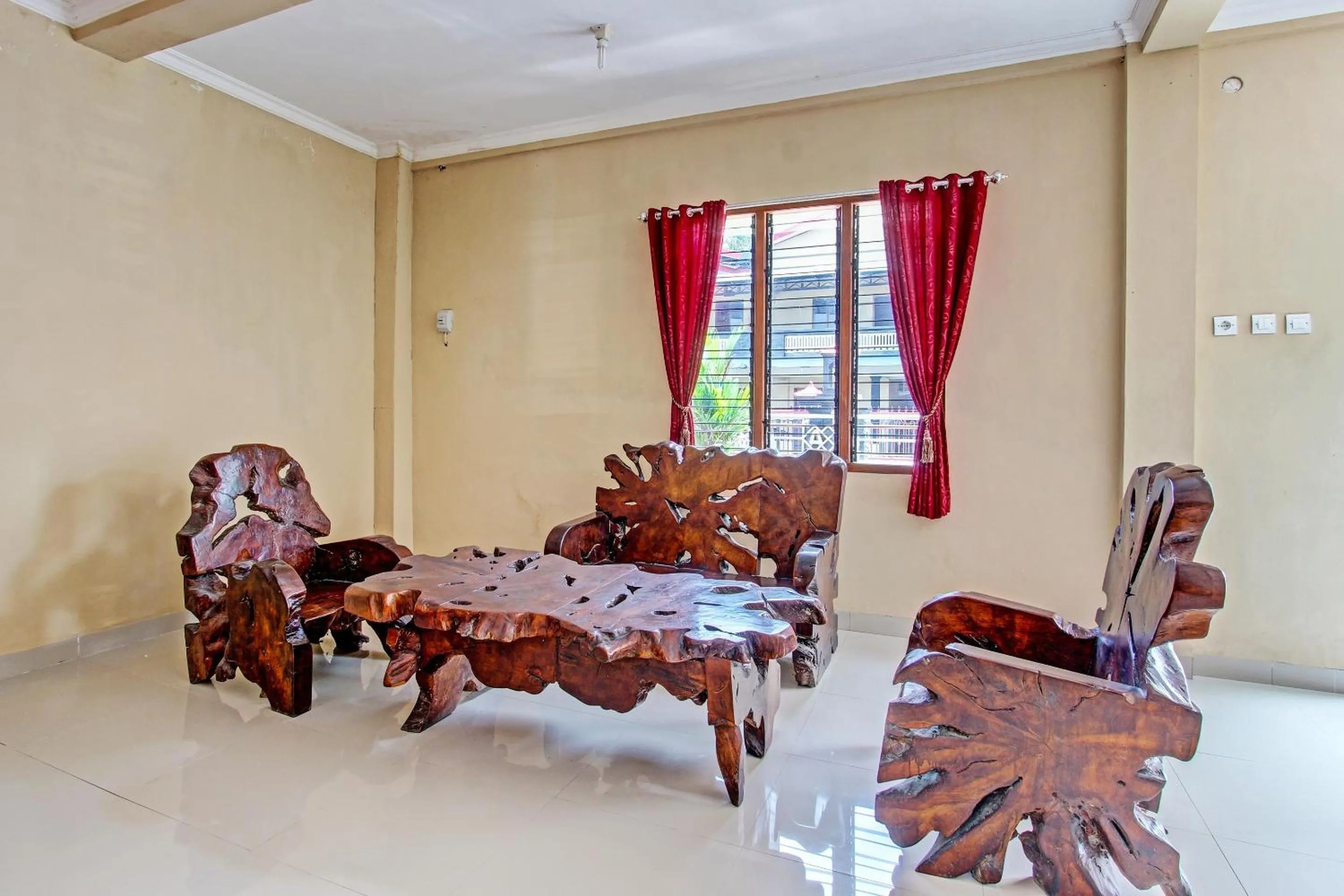 Lobby or reception in OYO 91353 Hotel Surya Andesa