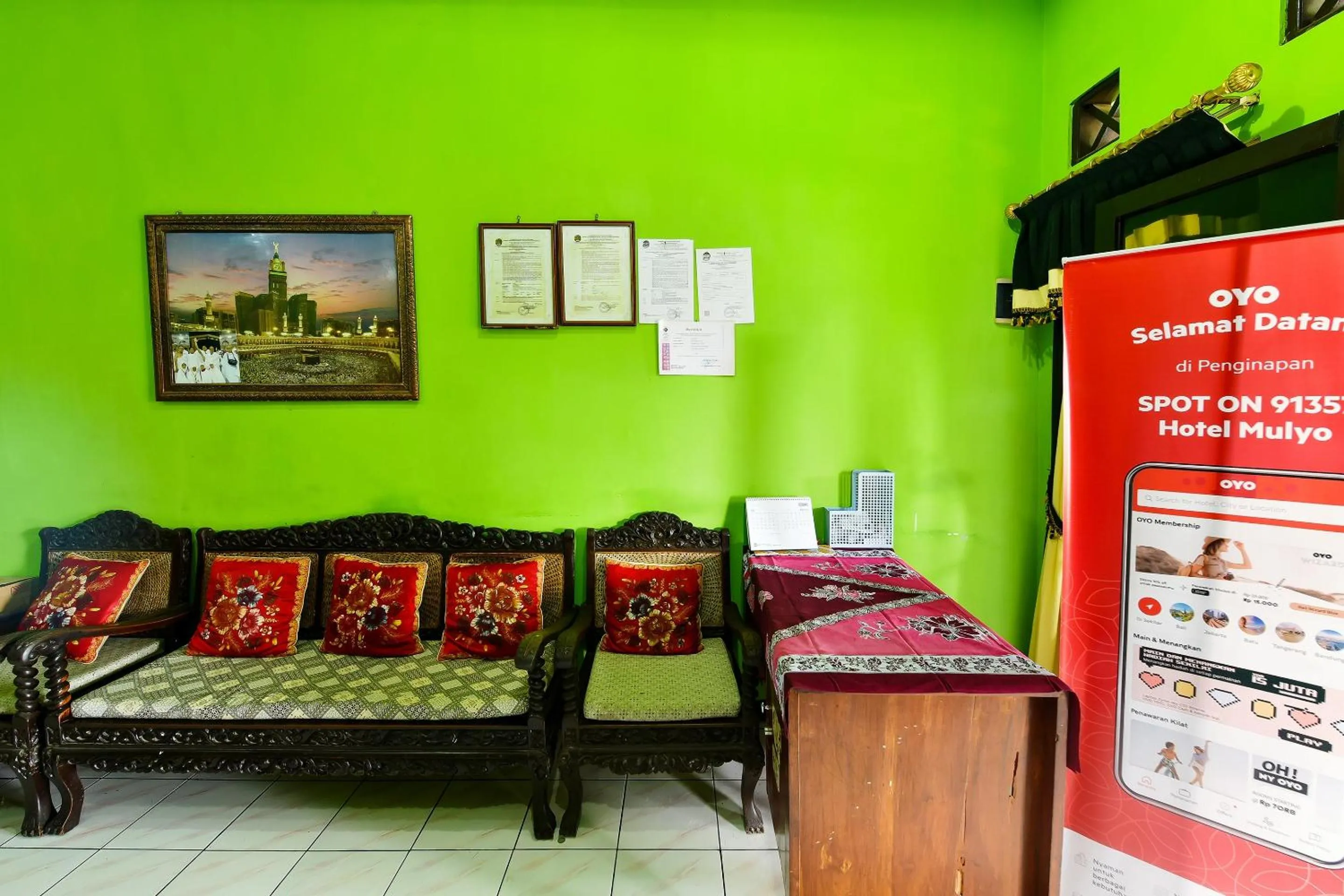 Lobby or reception in SPOT ON 91357 Hotel Mulyo