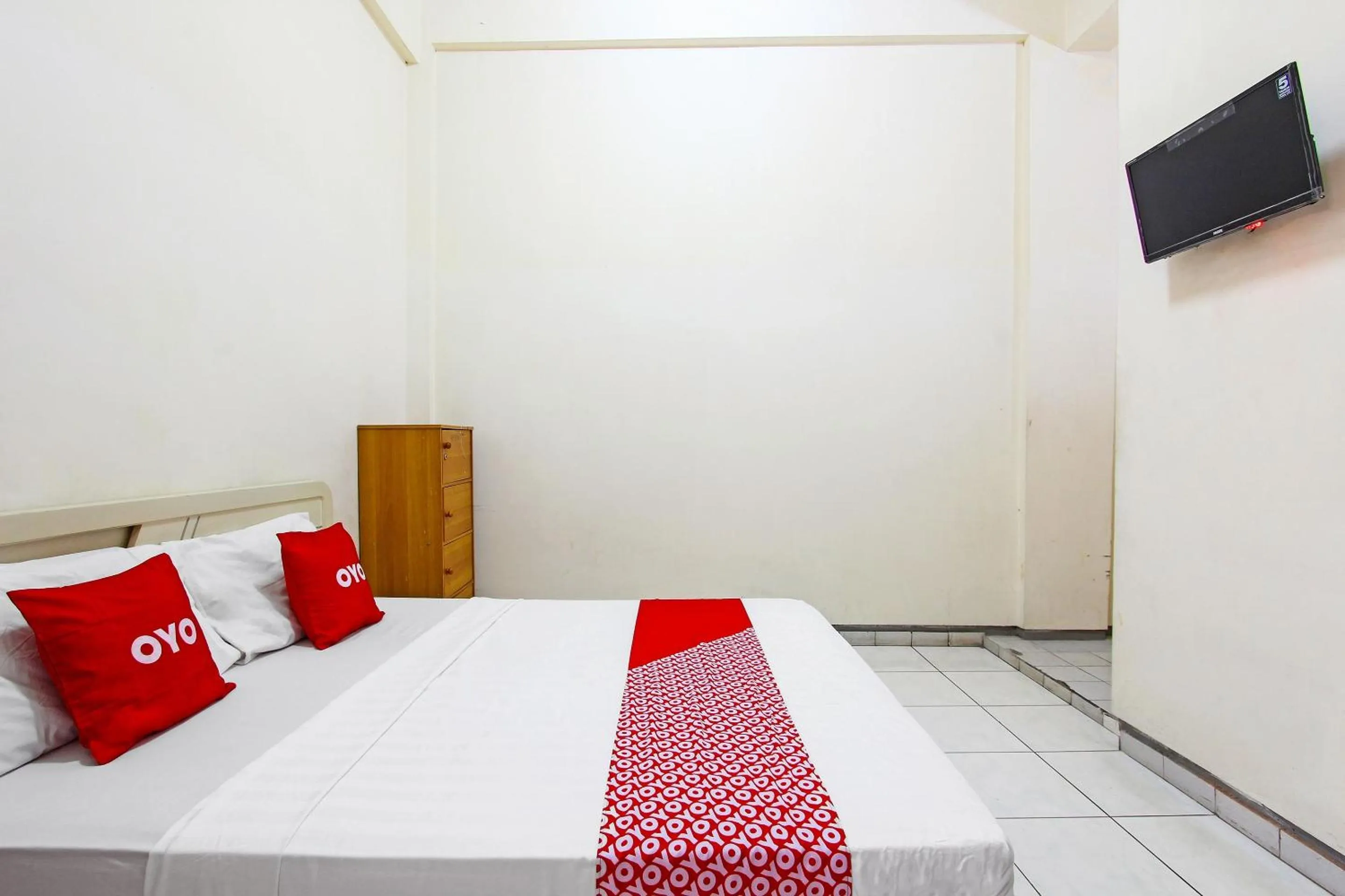 Bedroom, Bed in Hotel O Mutiara