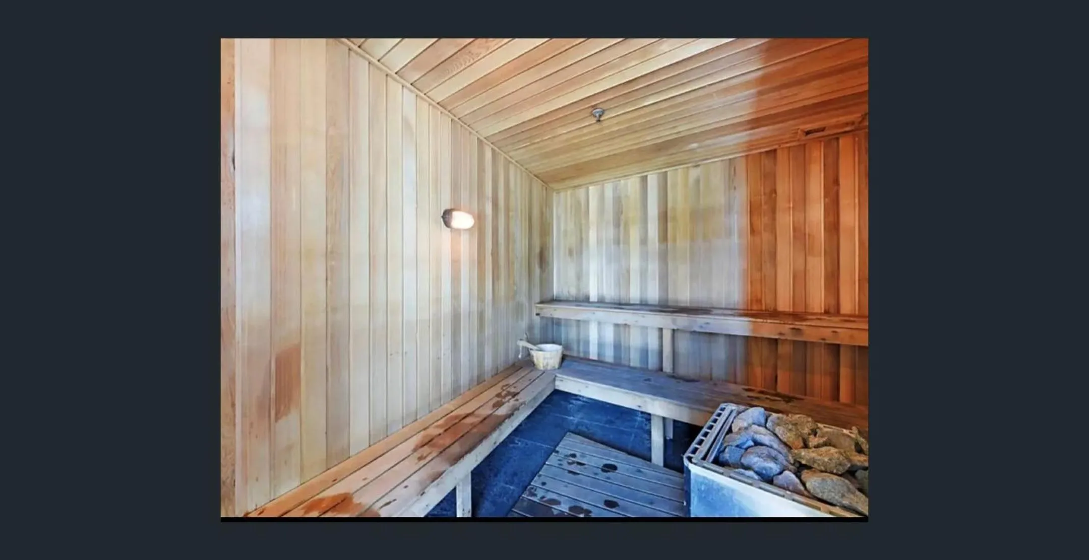 Sauna in Circle on Cavill FREE parking