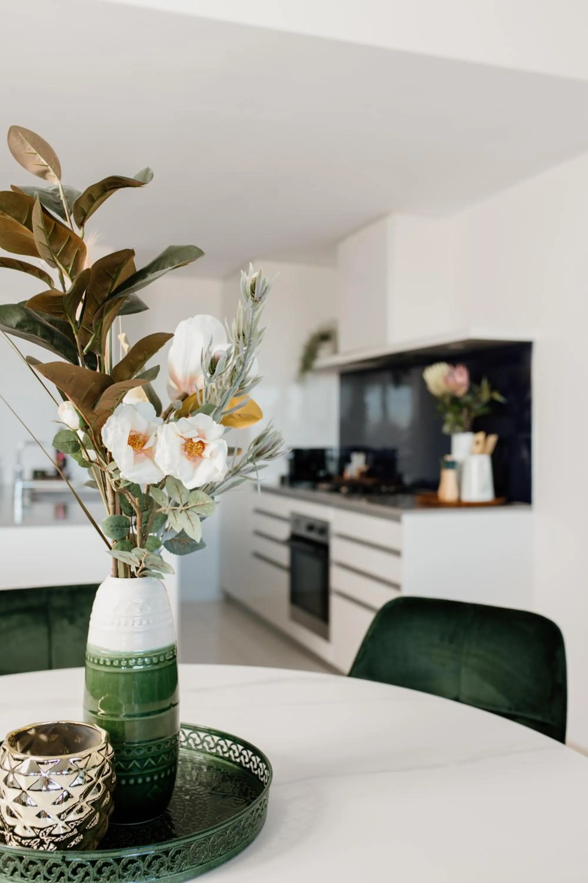 kitchen in Circle on Cavill FREE parking