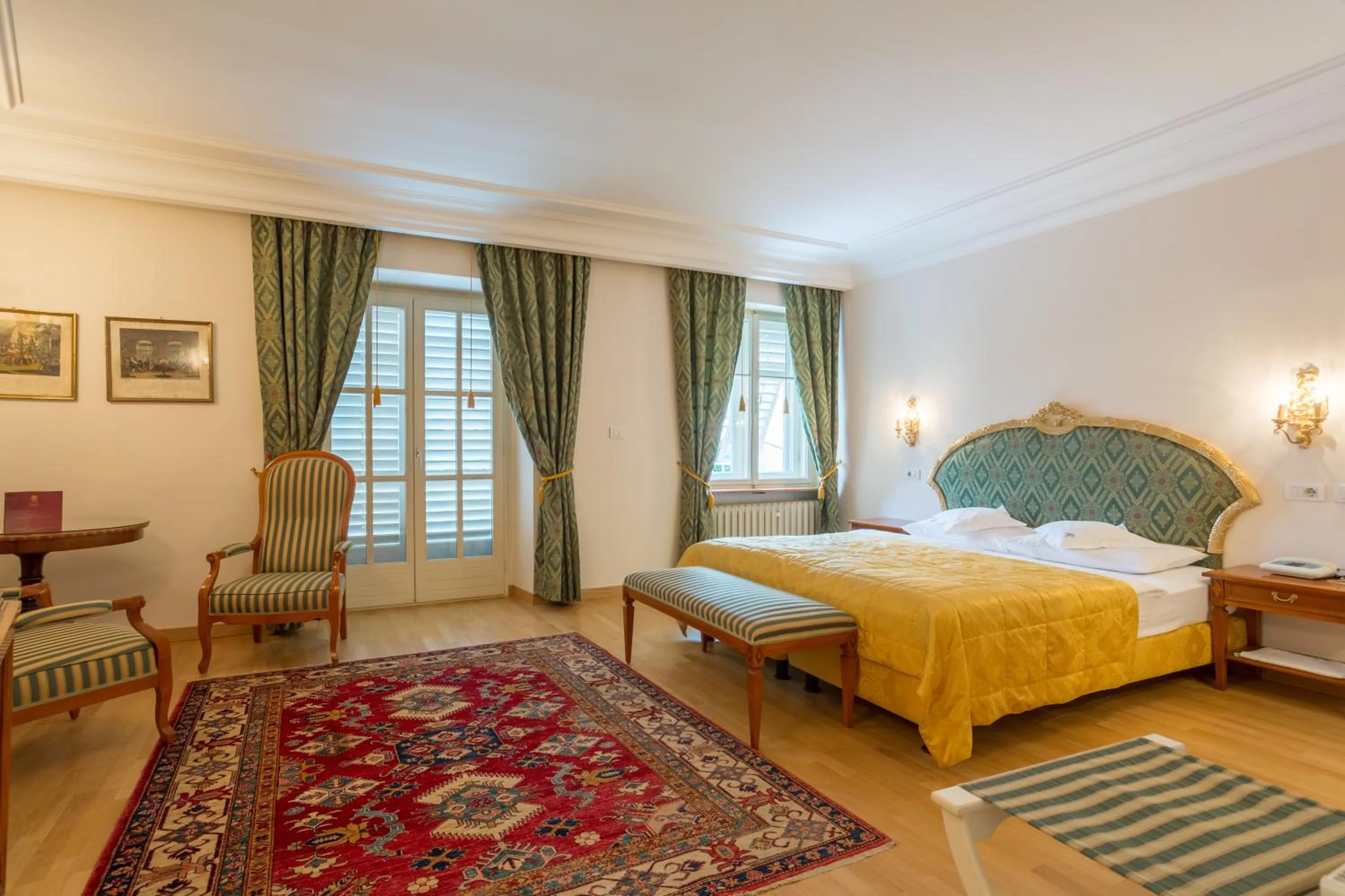 Bedroom, Bed in Hotel Elephant