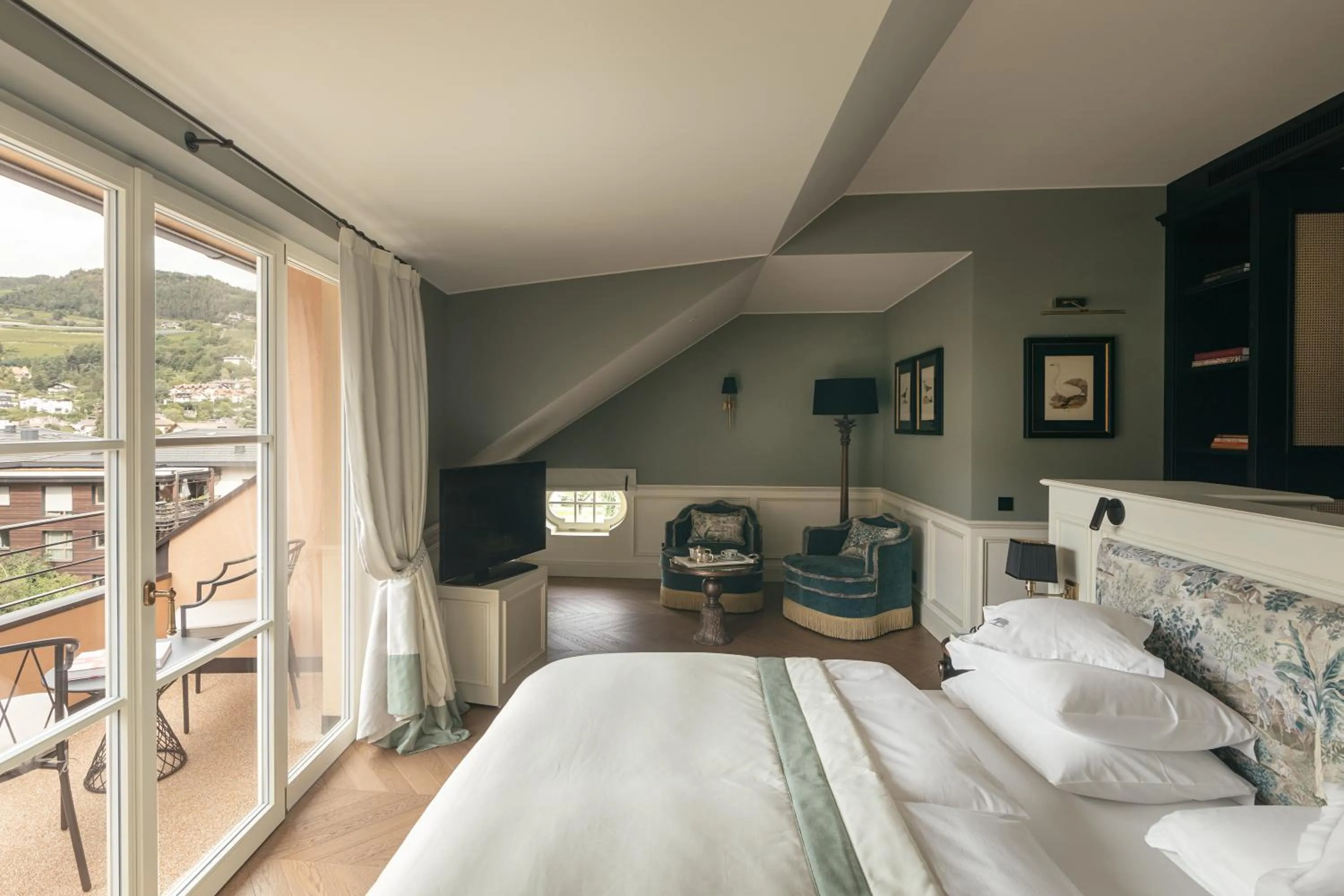 Bed in Hotel Elephant