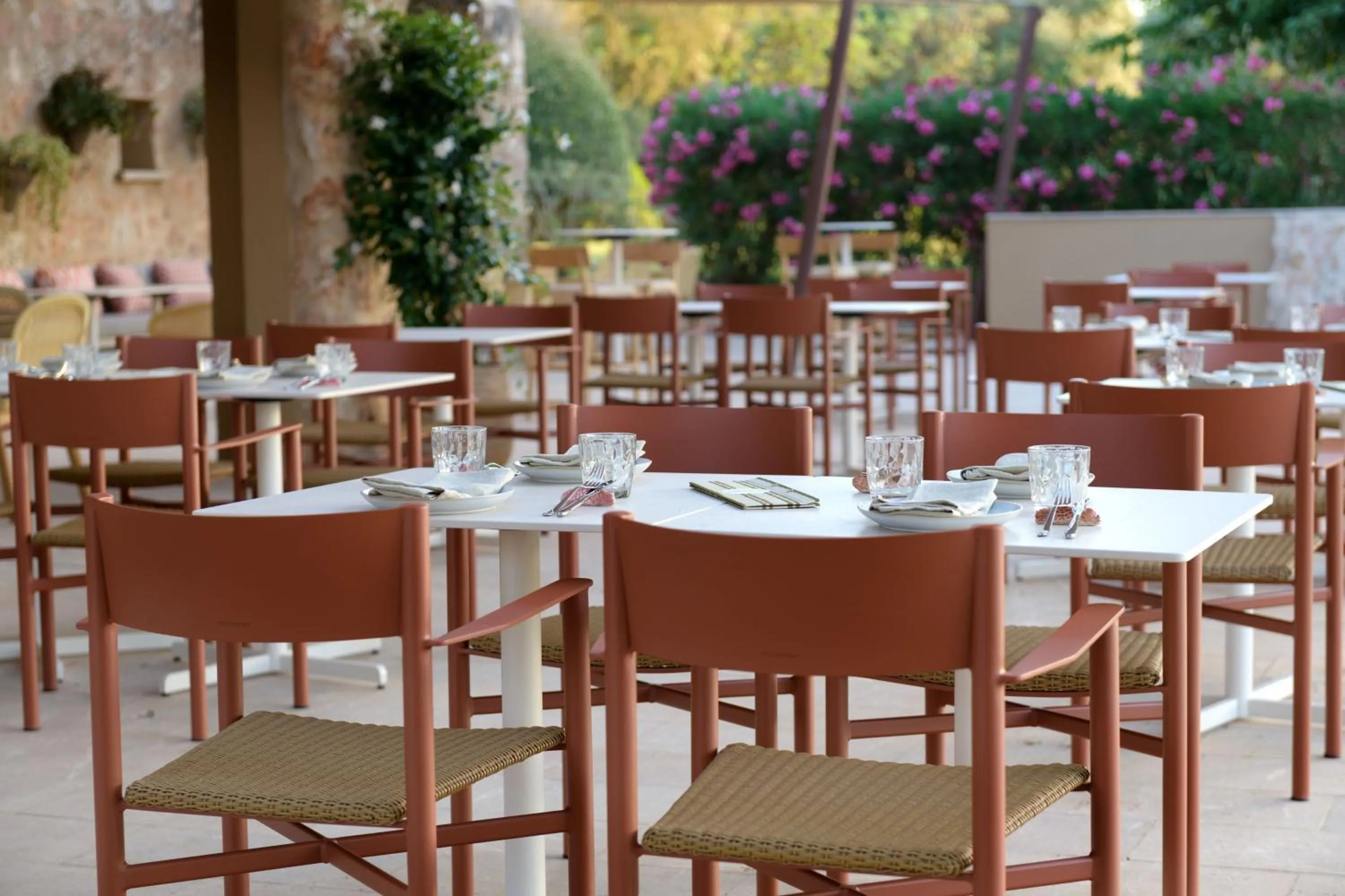 Restaurant/places to eat in Hacienda Son Antem Golf Resort, Autograph Collection