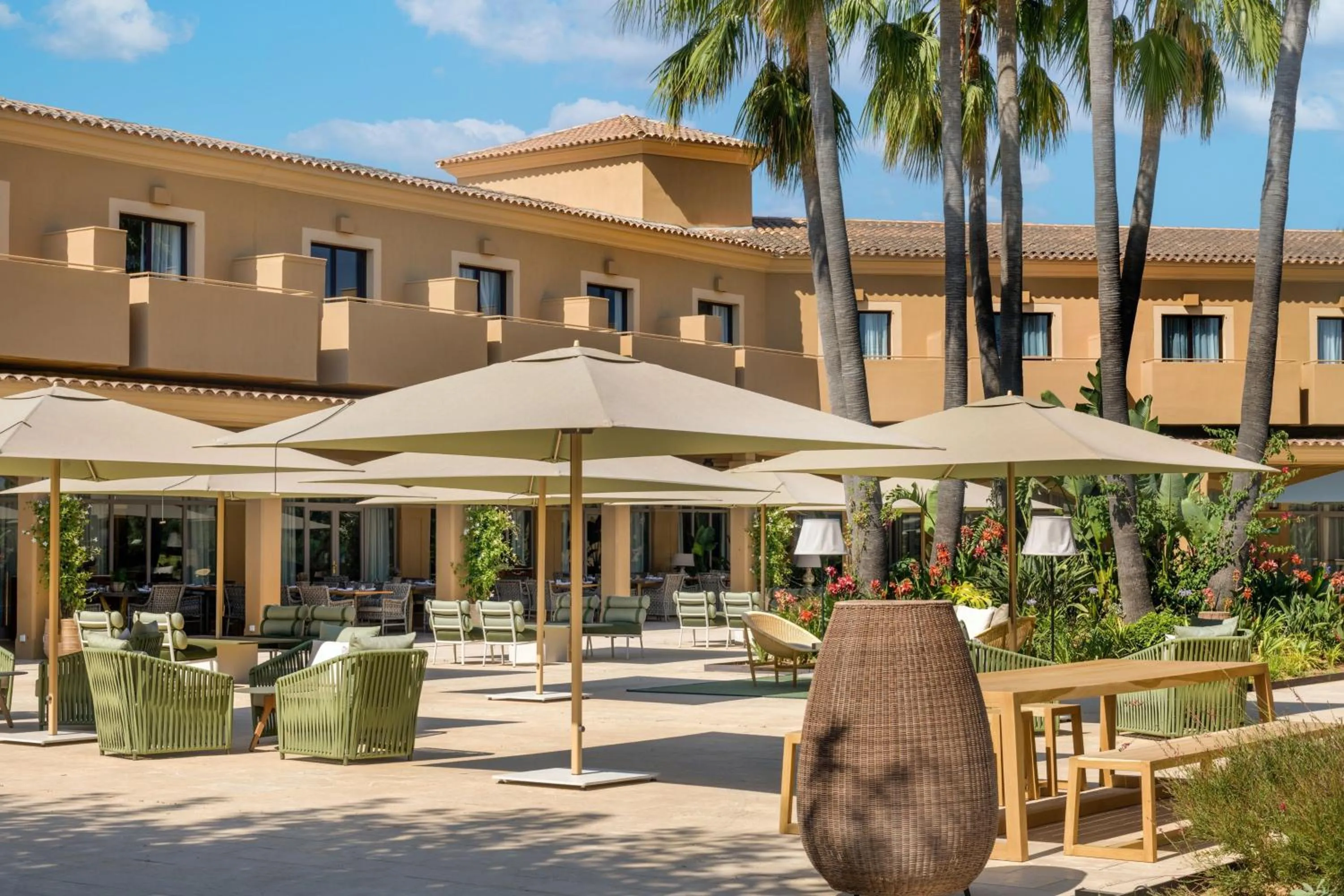 Restaurant/places to eat in Hacienda Son Antem Golf Resort, Autograph Collection