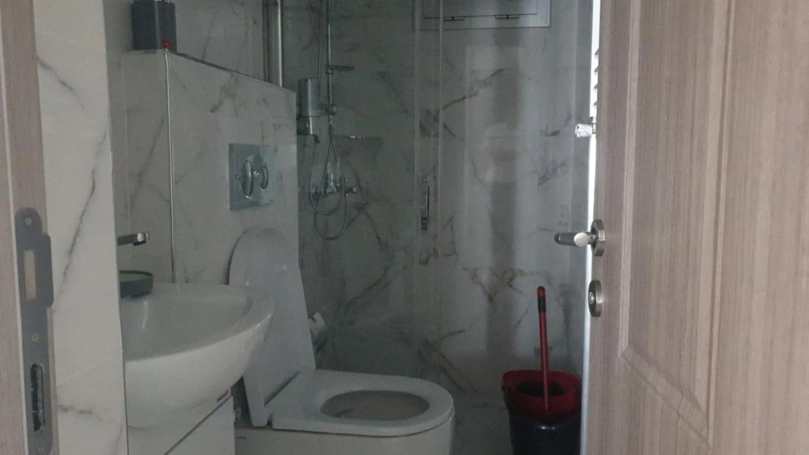 NOOR FAMILY APARTMENTS