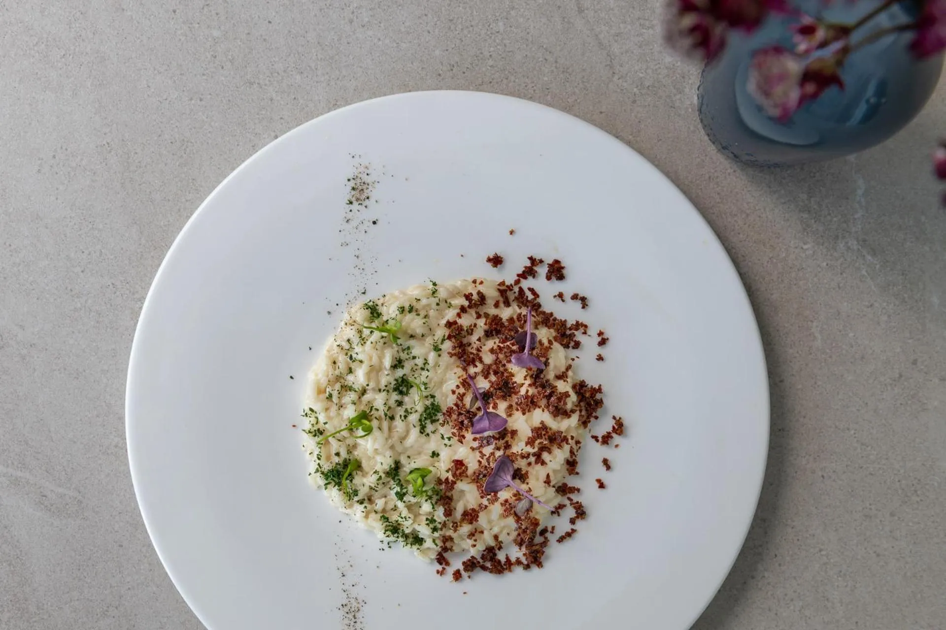 Restaurant/places to eat in Blu Suite Resort