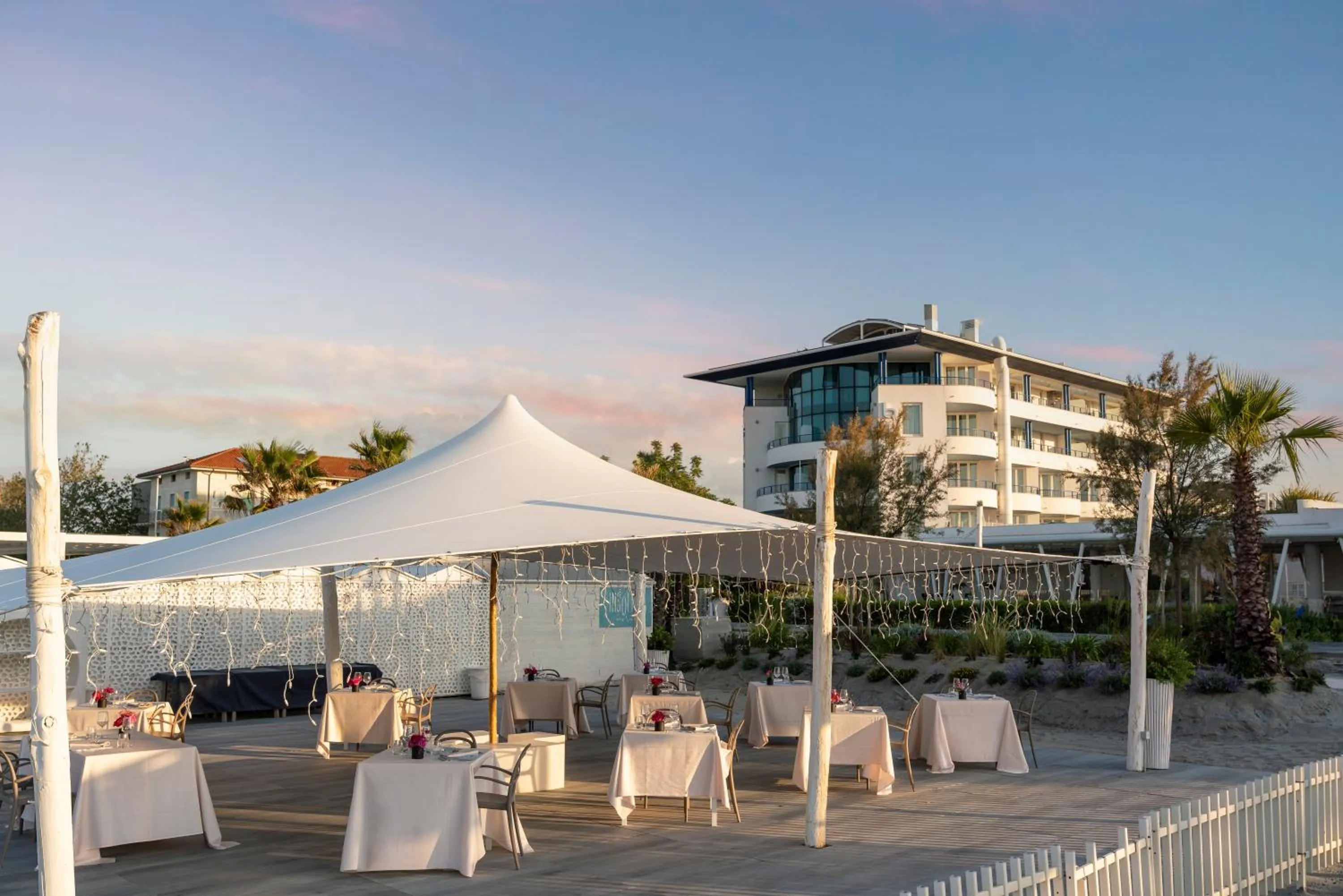 Beach in Blu Suite Resort