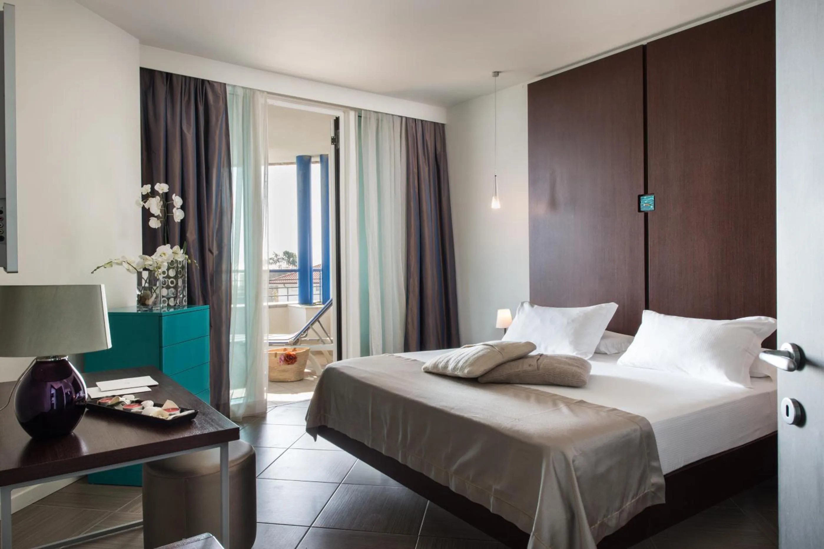 Photo of the whole room, Bed in Blu Suite Resort