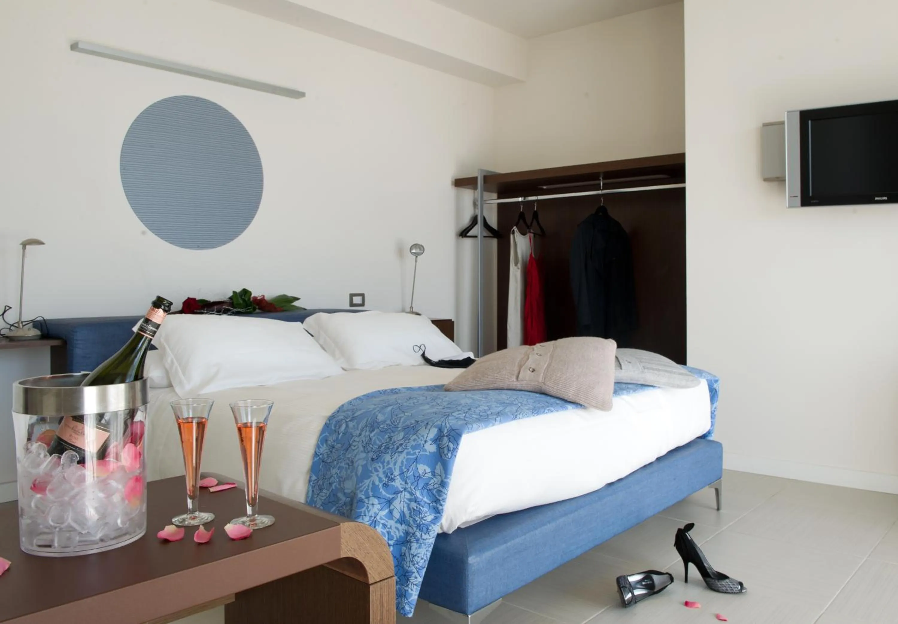 Photo of the whole room, Bed in Blu Suite Resort