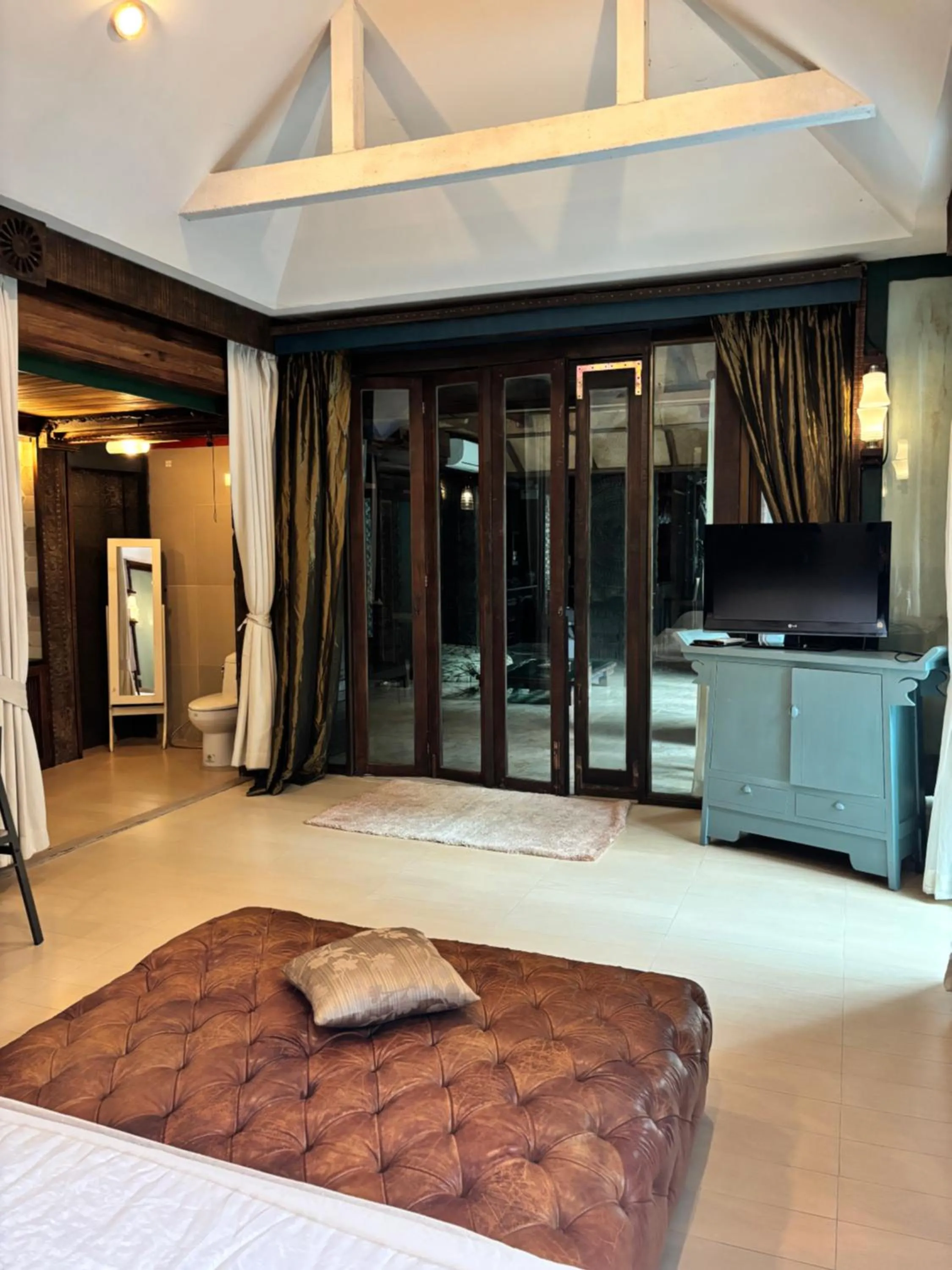 Bed in K2 Xanadu Pool Villa