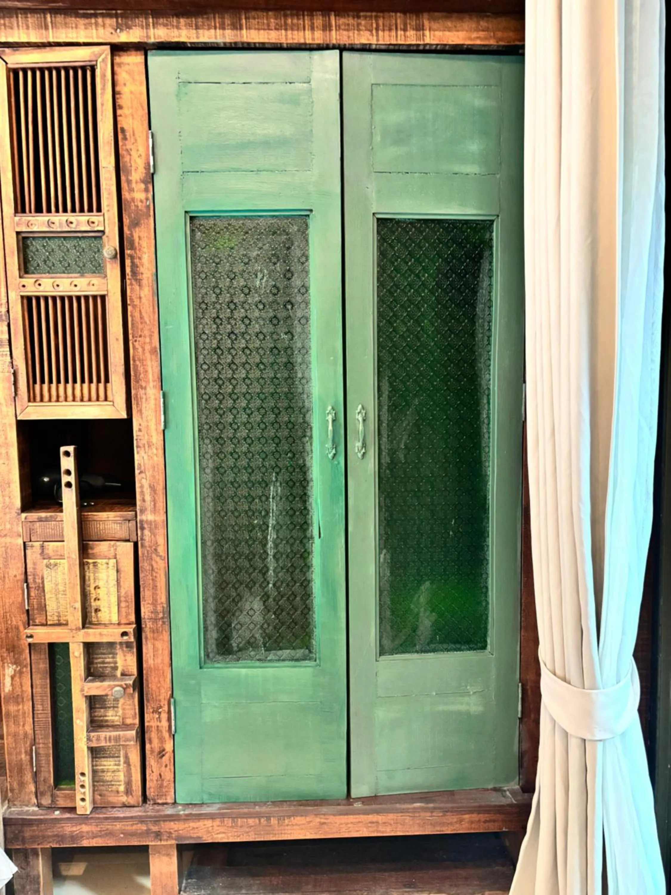 wardrobe in K2 Xanadu Pool Villa