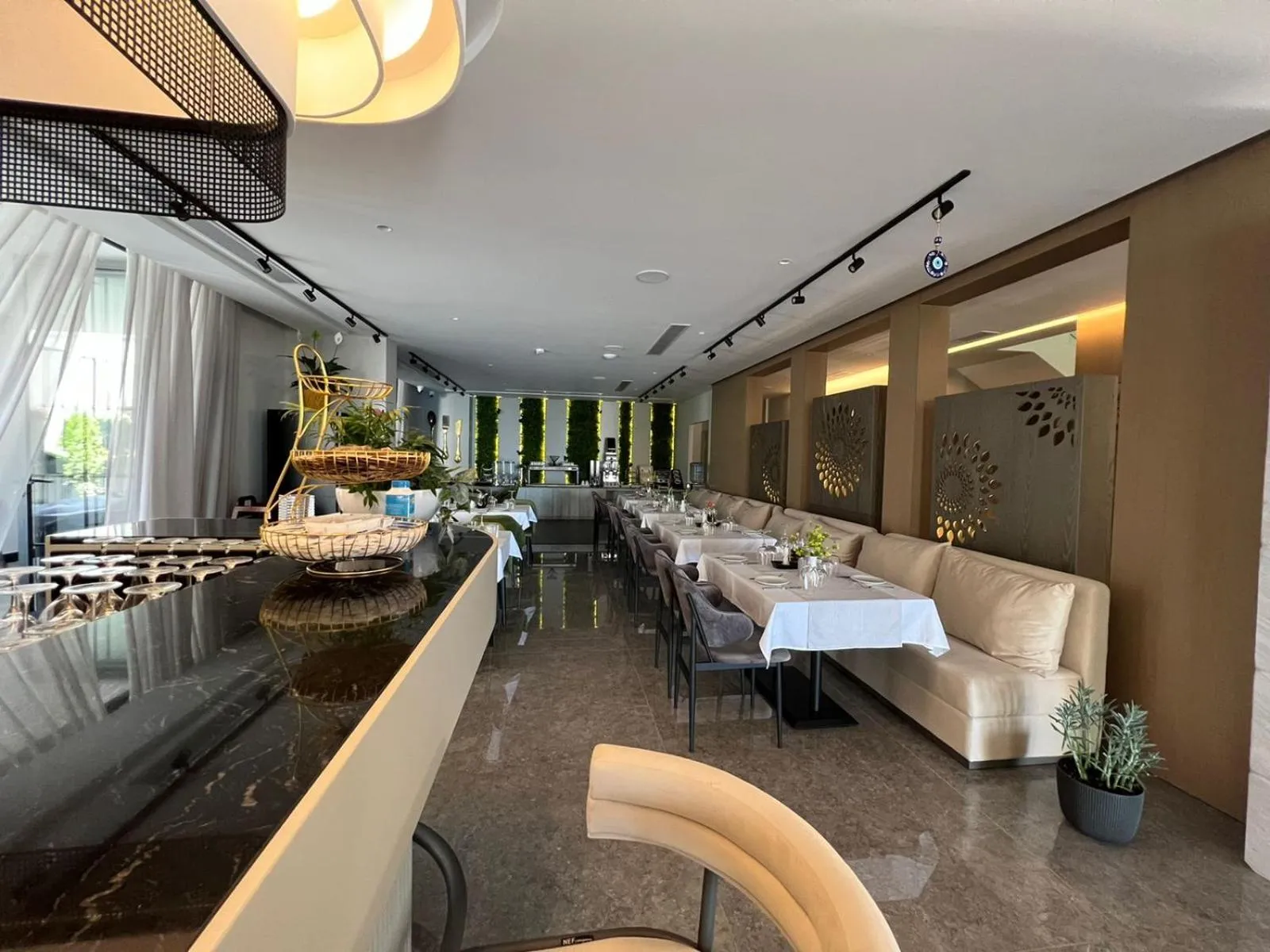 Restaurant/places to eat in Rozafa Palace Hotel