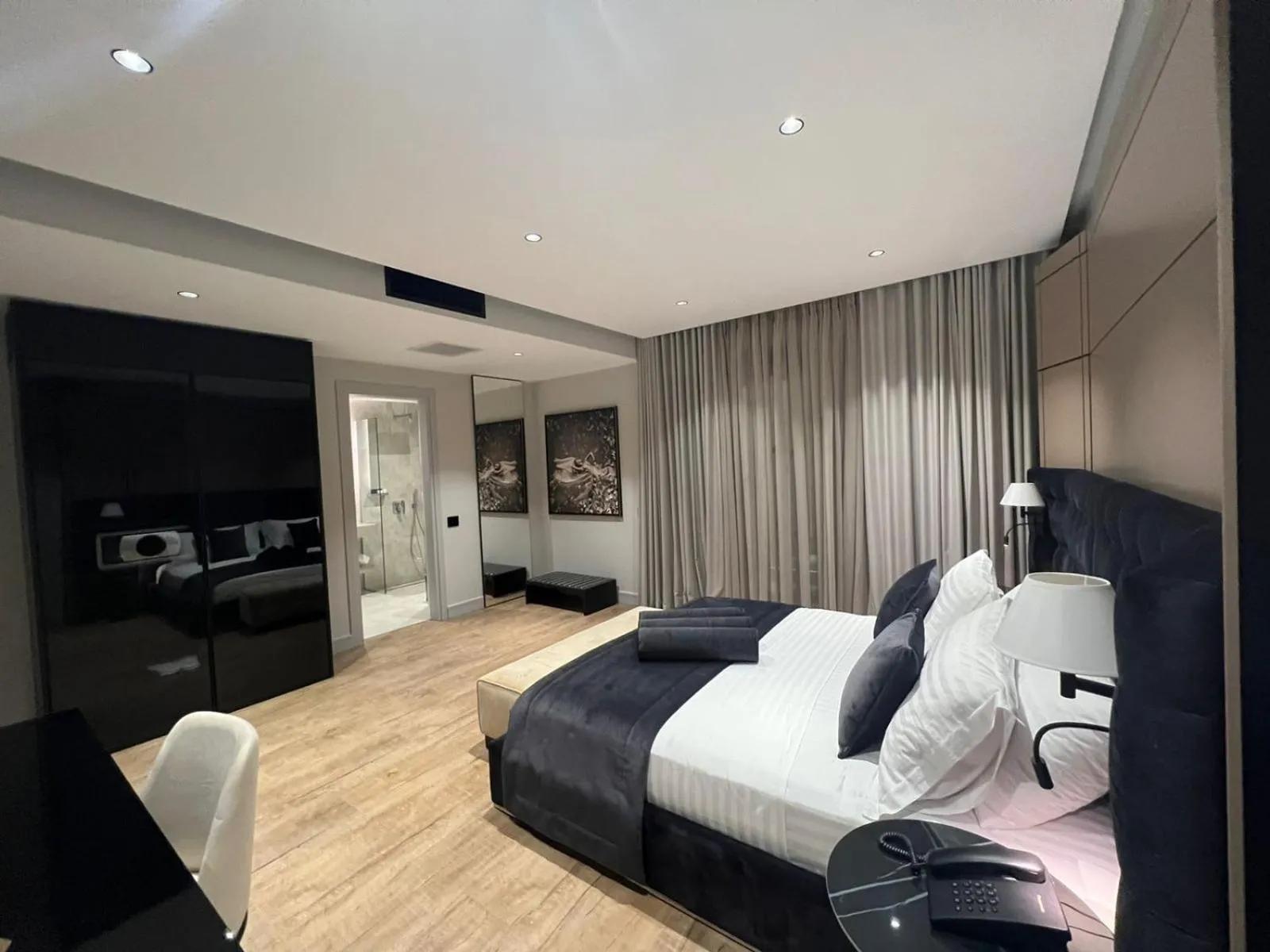 Bedroom, Bed in Rozafa Palace Hotel