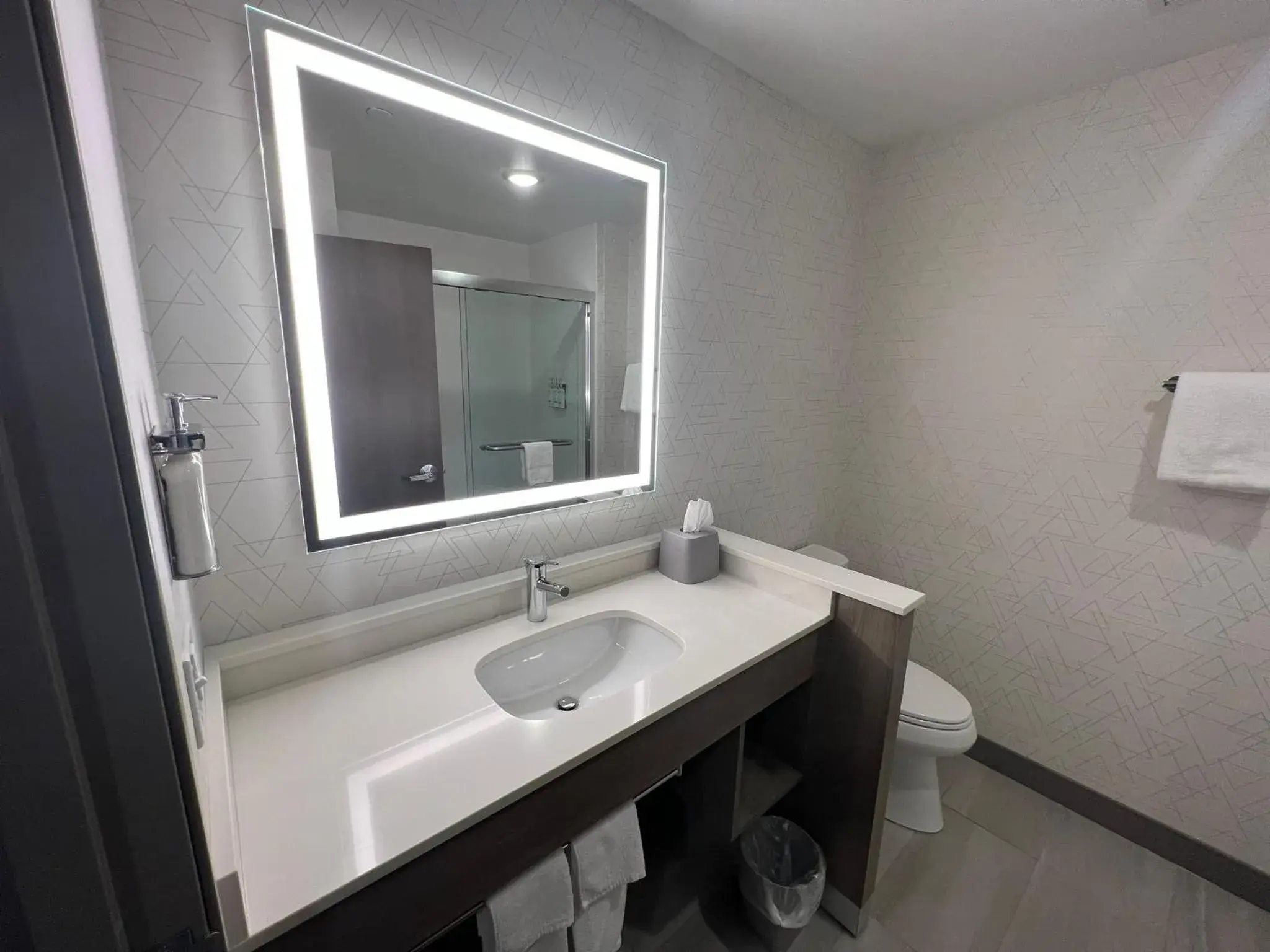 Standard Room with Two Queen Beds in Holiday Inn Express & Suites - Tomah by IHG Standard Room with Two Queen Beds in Holiday Inn Express & Suites - Tomah by IHG