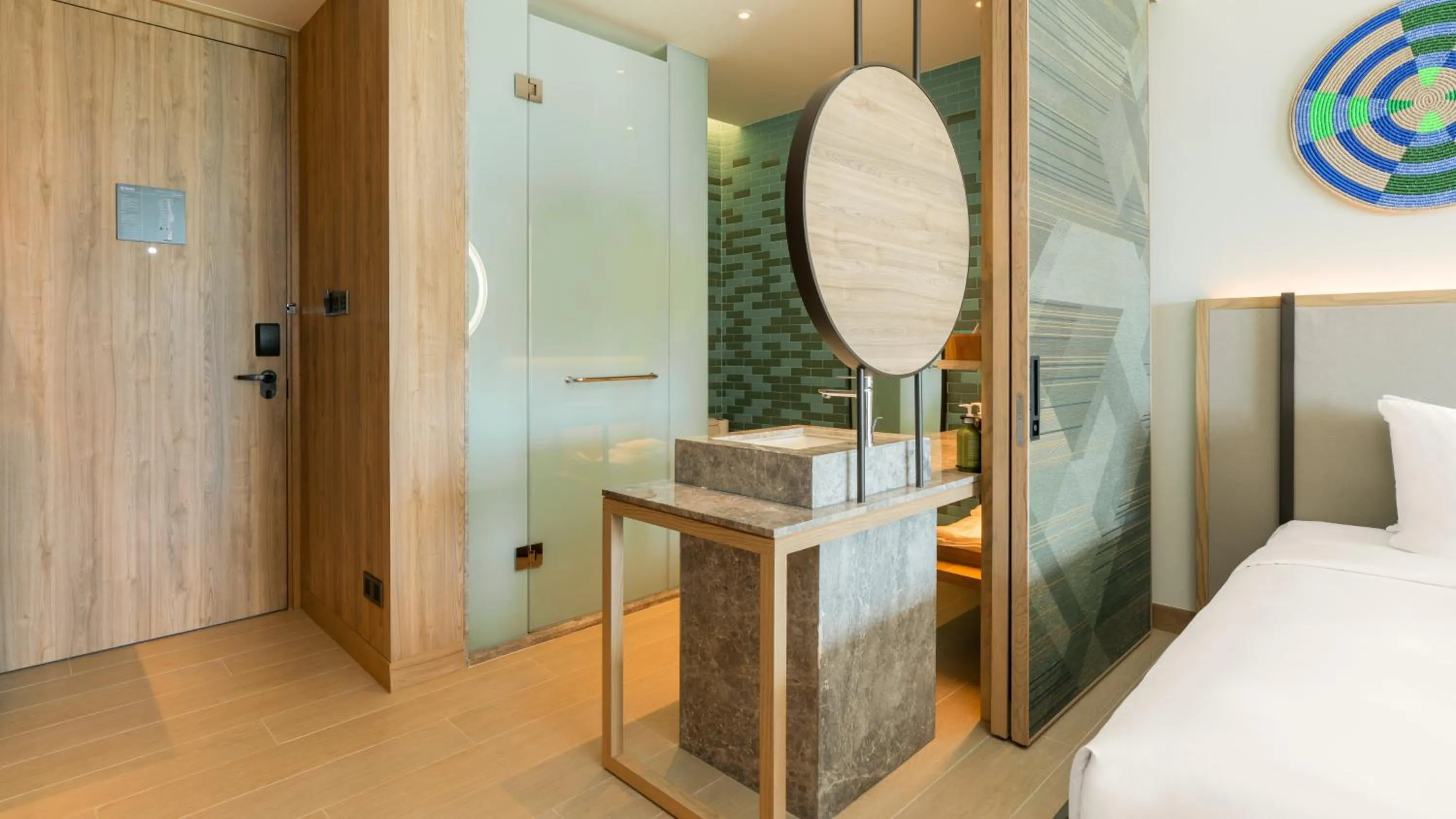 Bathroom, Bed in Holiday Inn Resort Samui Bophut Beach, an IHG Hotel