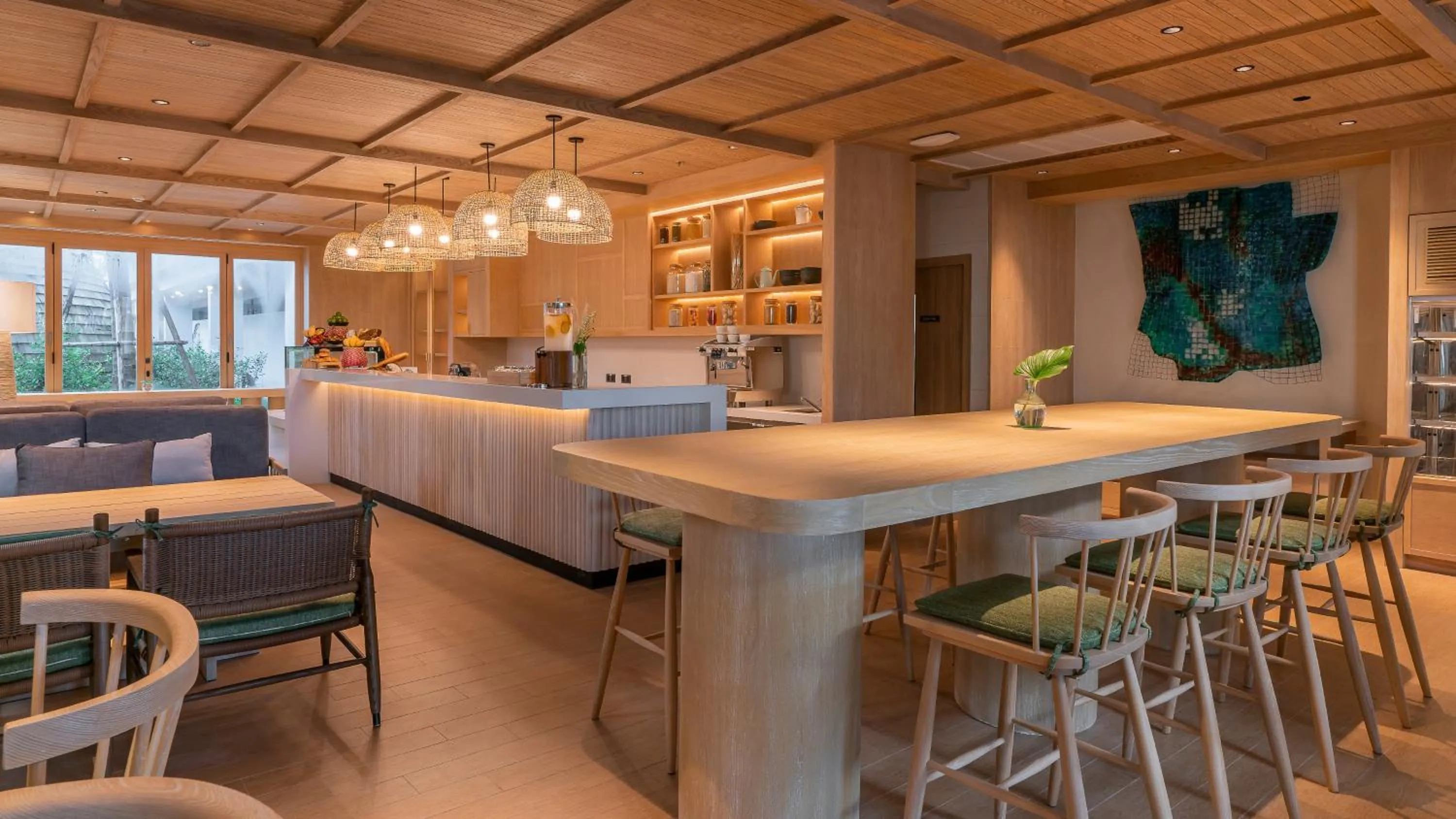 Lounge or bar in Holiday Inn Resort Samui Bophut Beach, an IHG Hotel