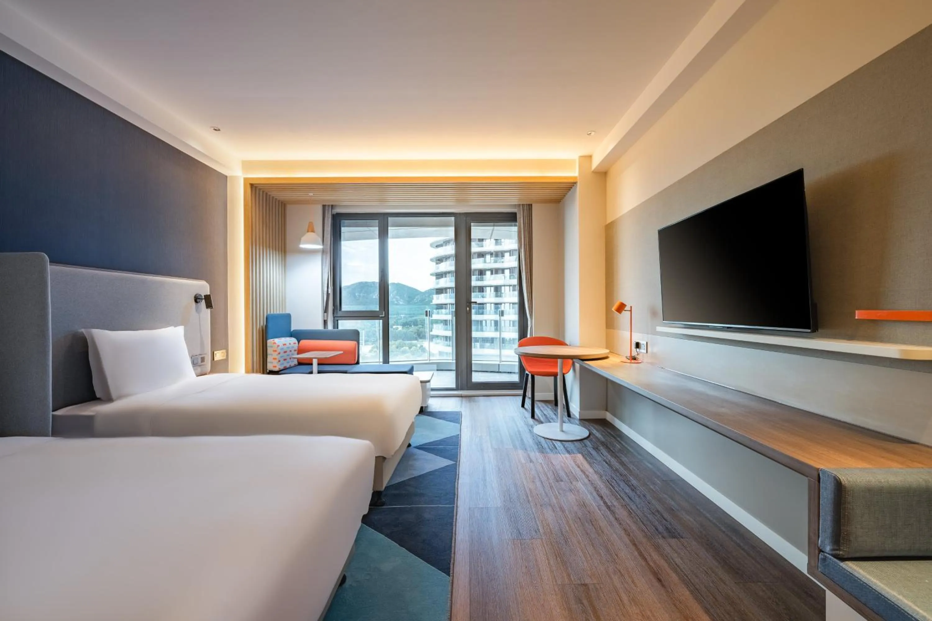 Photo of the whole room, Bed in Holiday Inn Express Huludao Seaview by IHG
