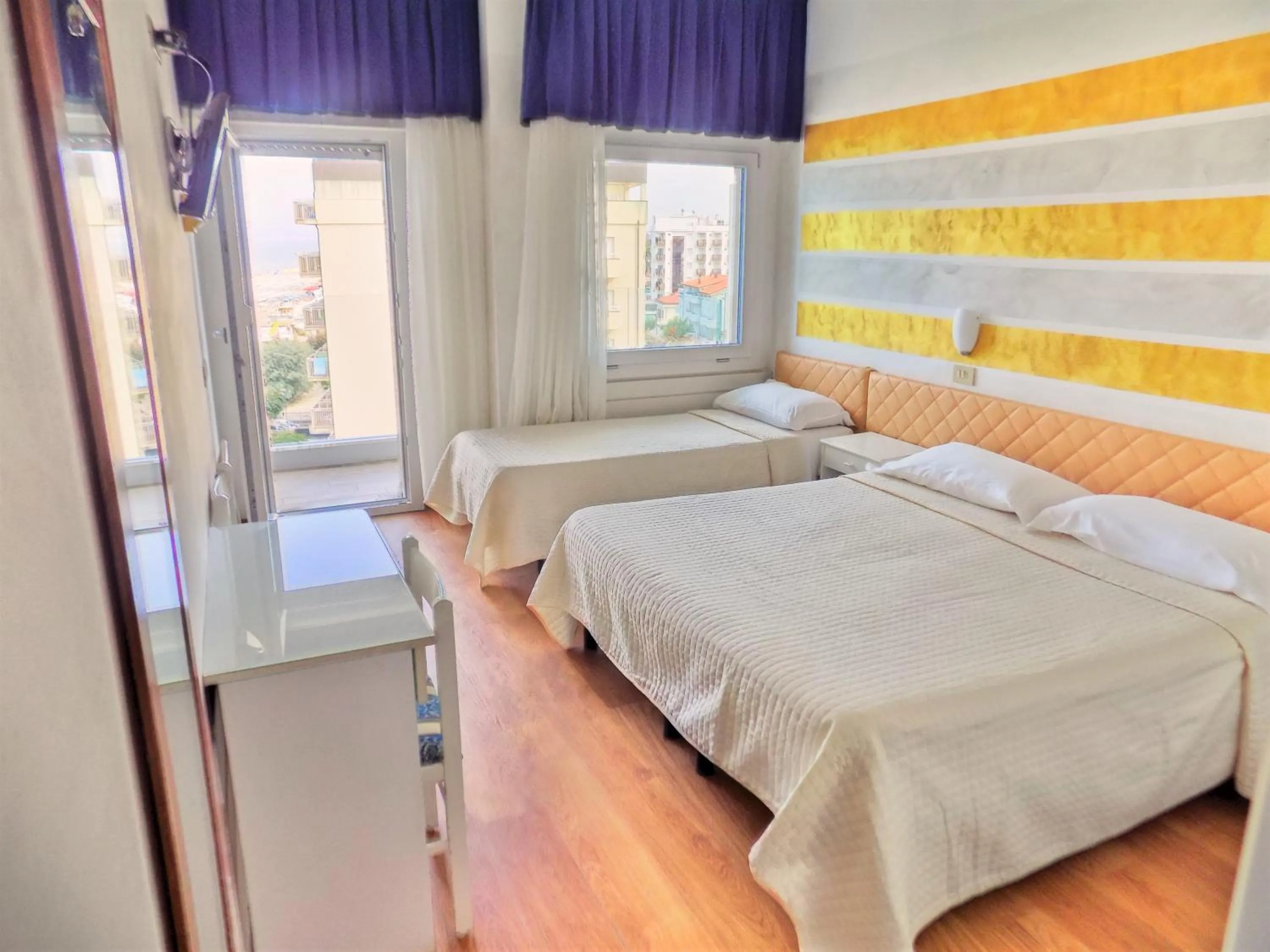 Photo of the whole room, Bed in Hotel Diplomatic