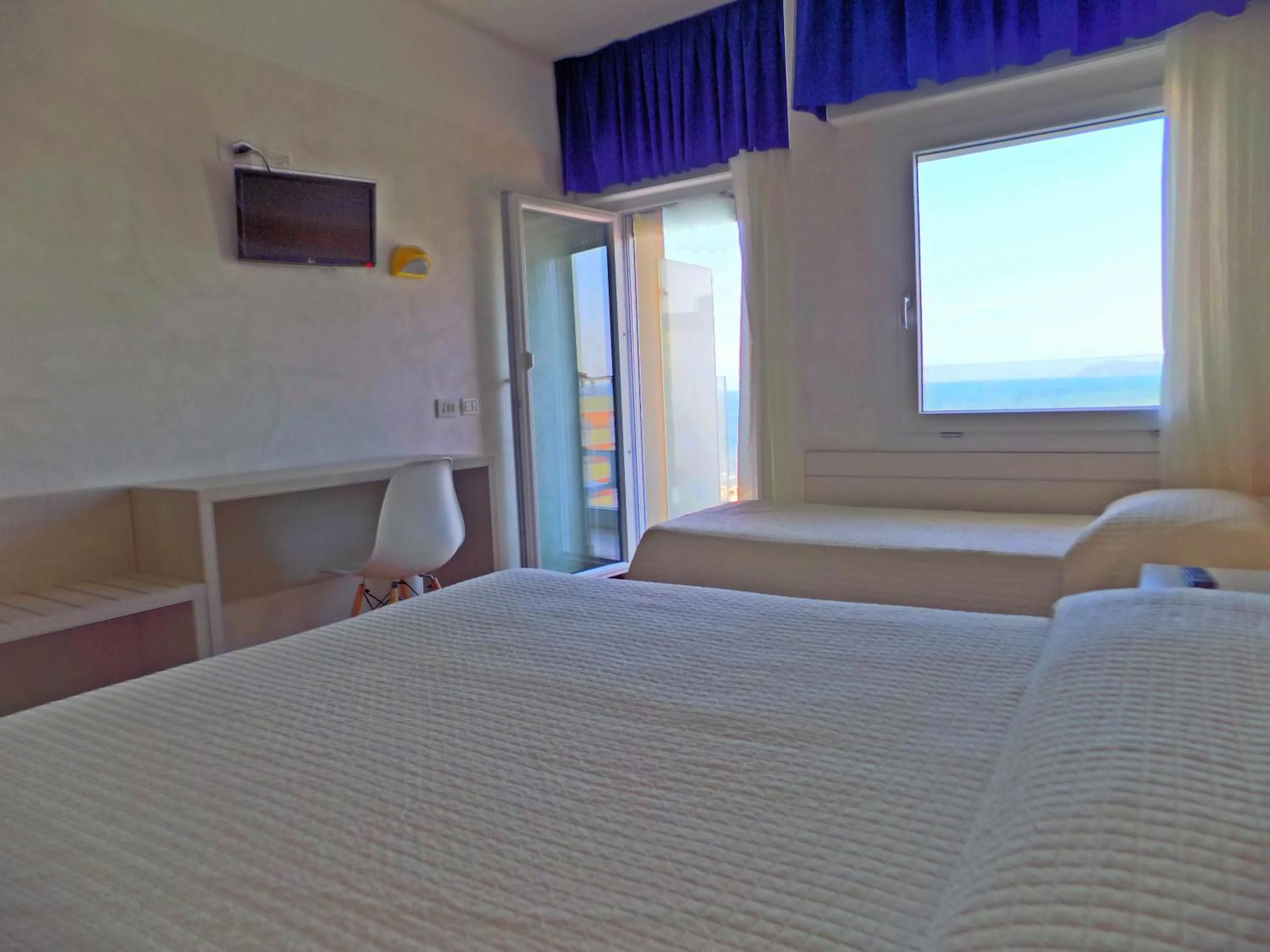 Photo of the whole room, Bed in Hotel Diplomatic