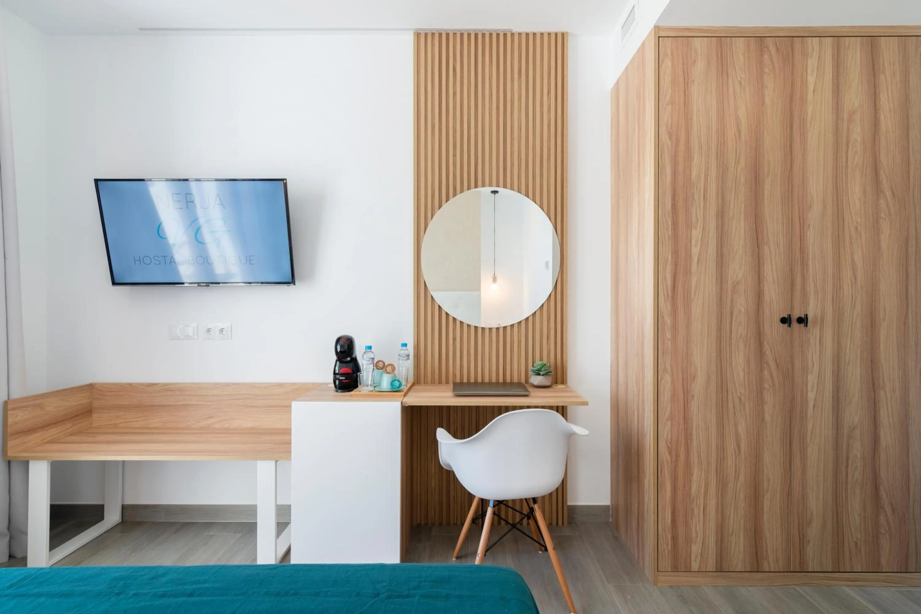 TV and multimedia in Nerja VG Hostal Boutique