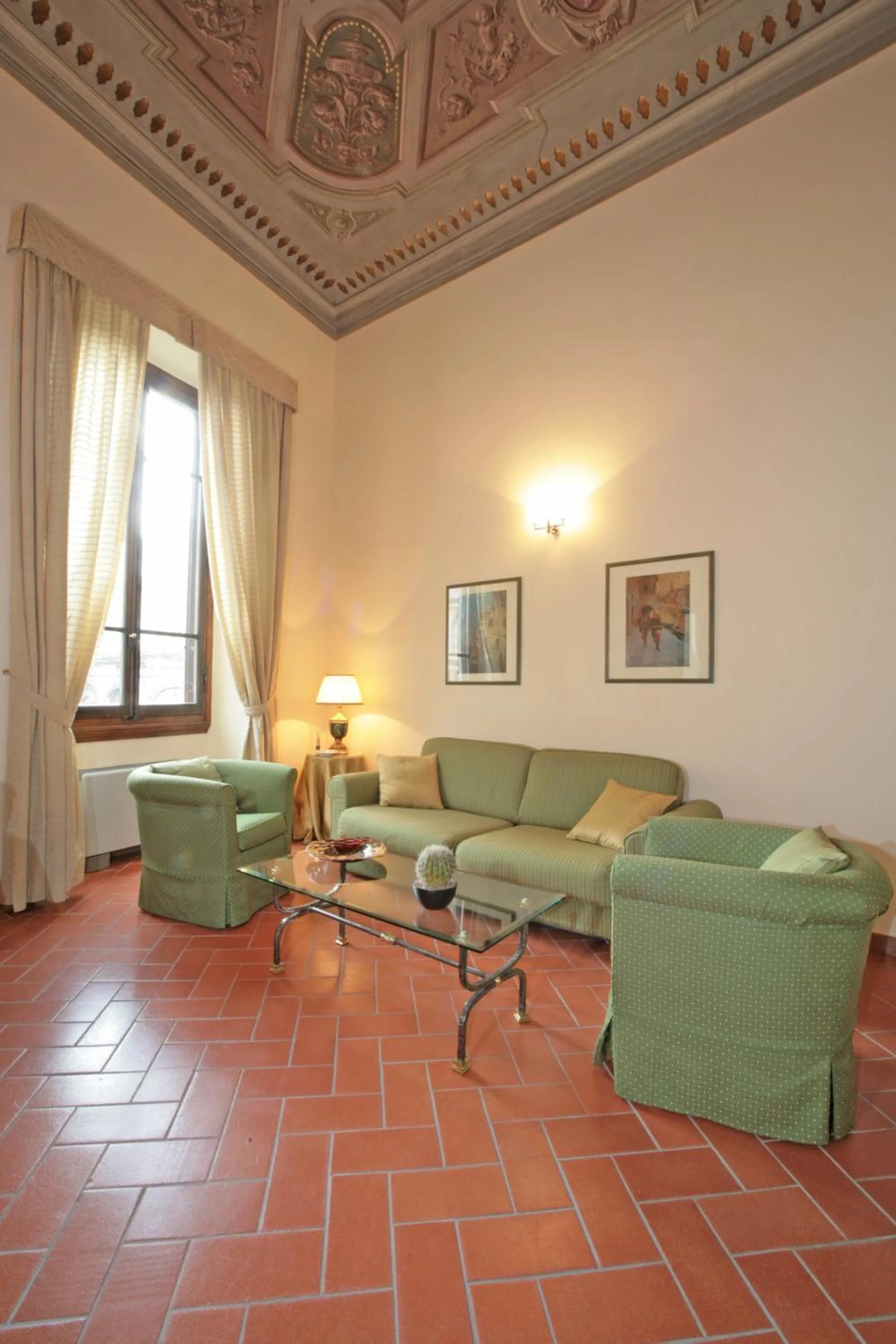 Living room in Palazzo Gamba Apartments al Duomo