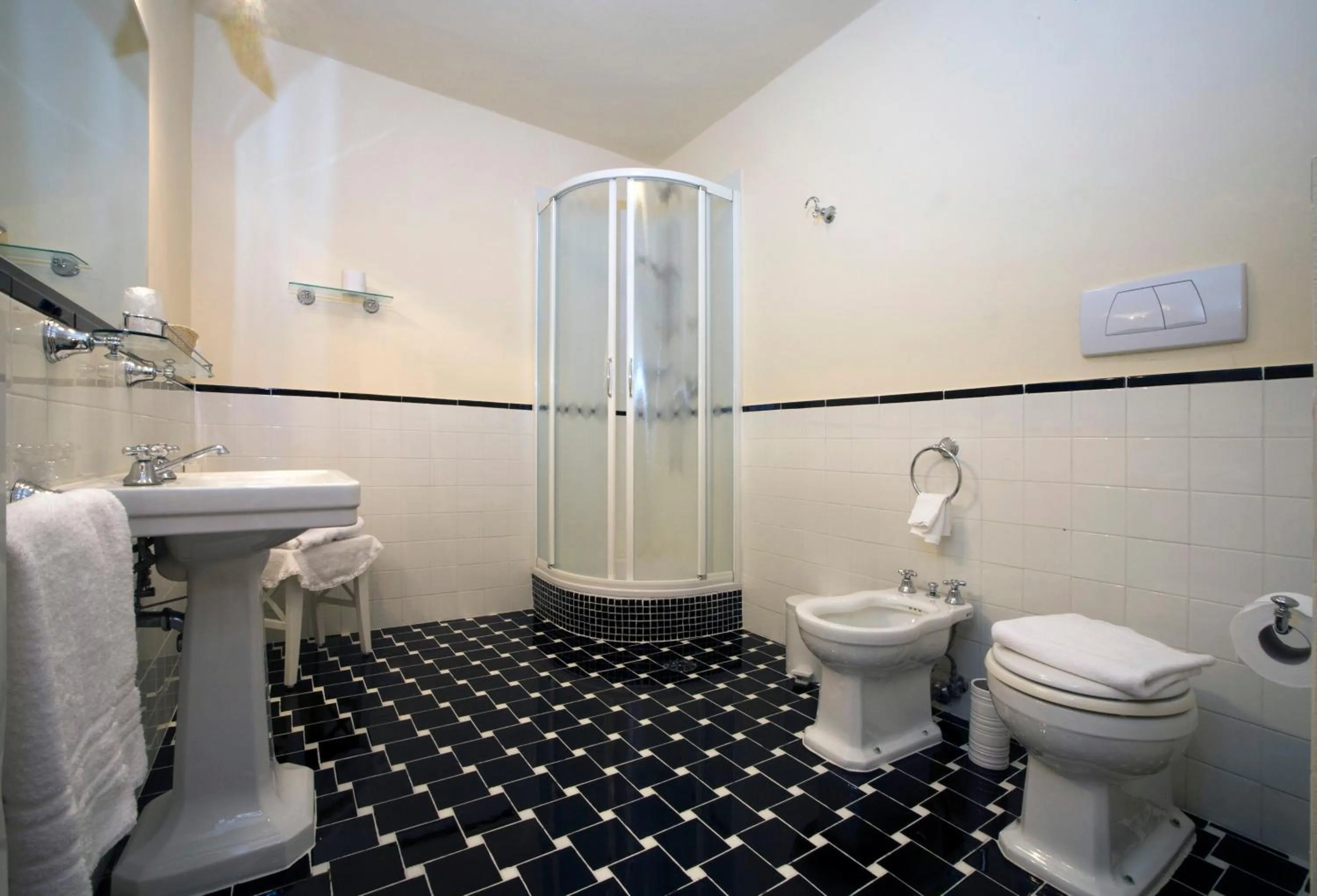 Bathroom in Palazzo Gamba Apartments al Duomo