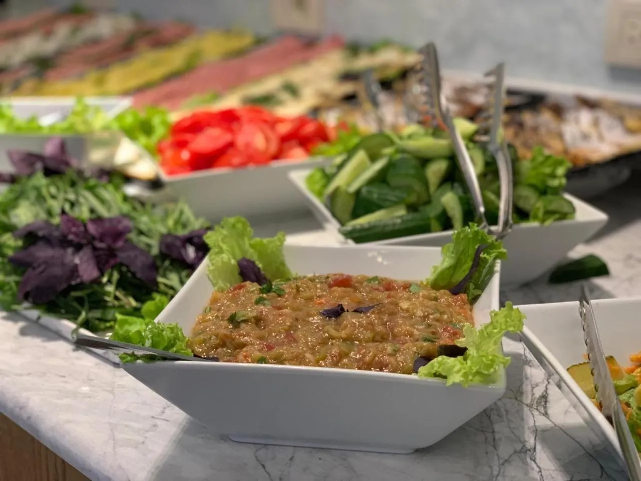 Food and drinks in Auroom Hotel