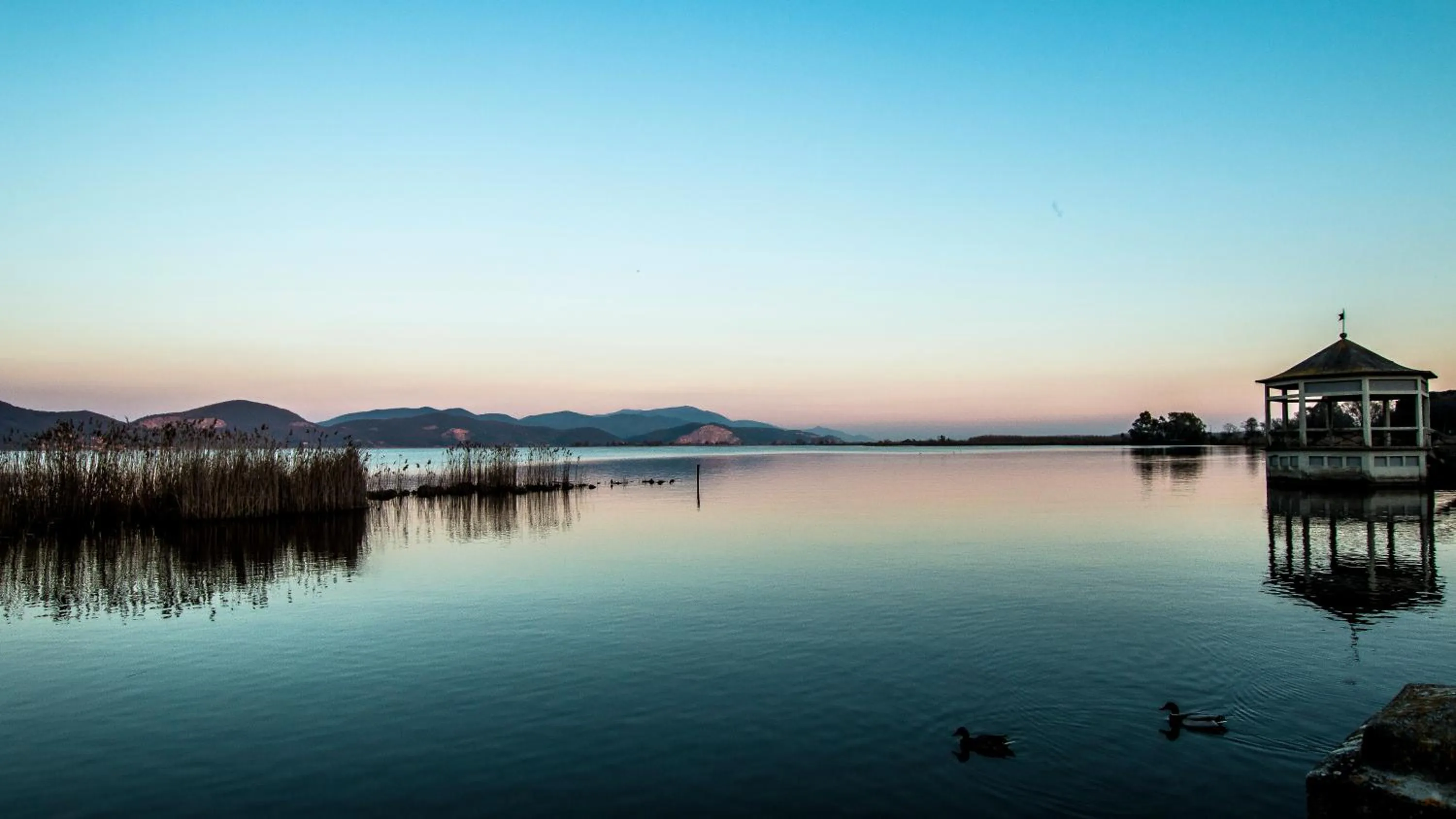 Lake view in Hotel Butterfly