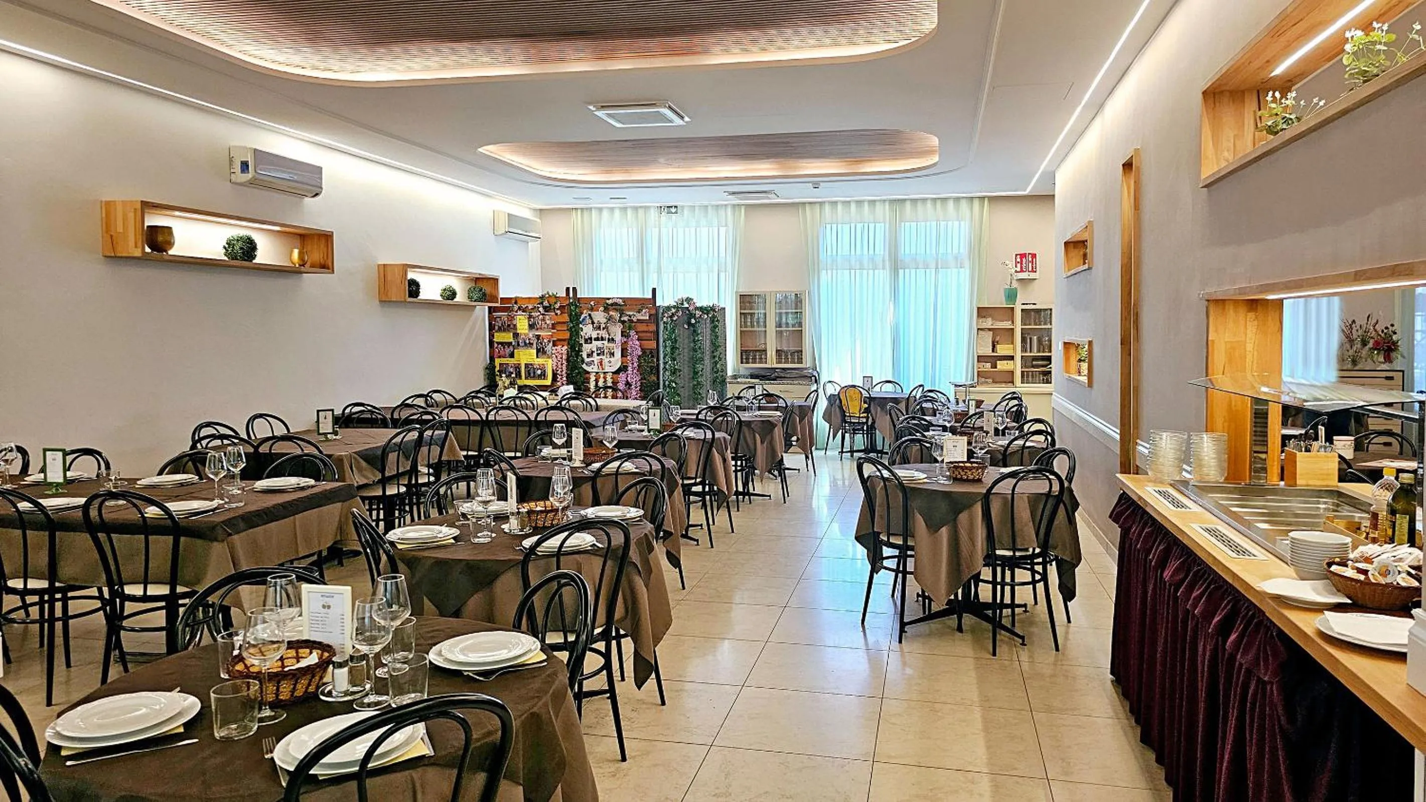 Restaurant/places to eat in Hotel Verdi