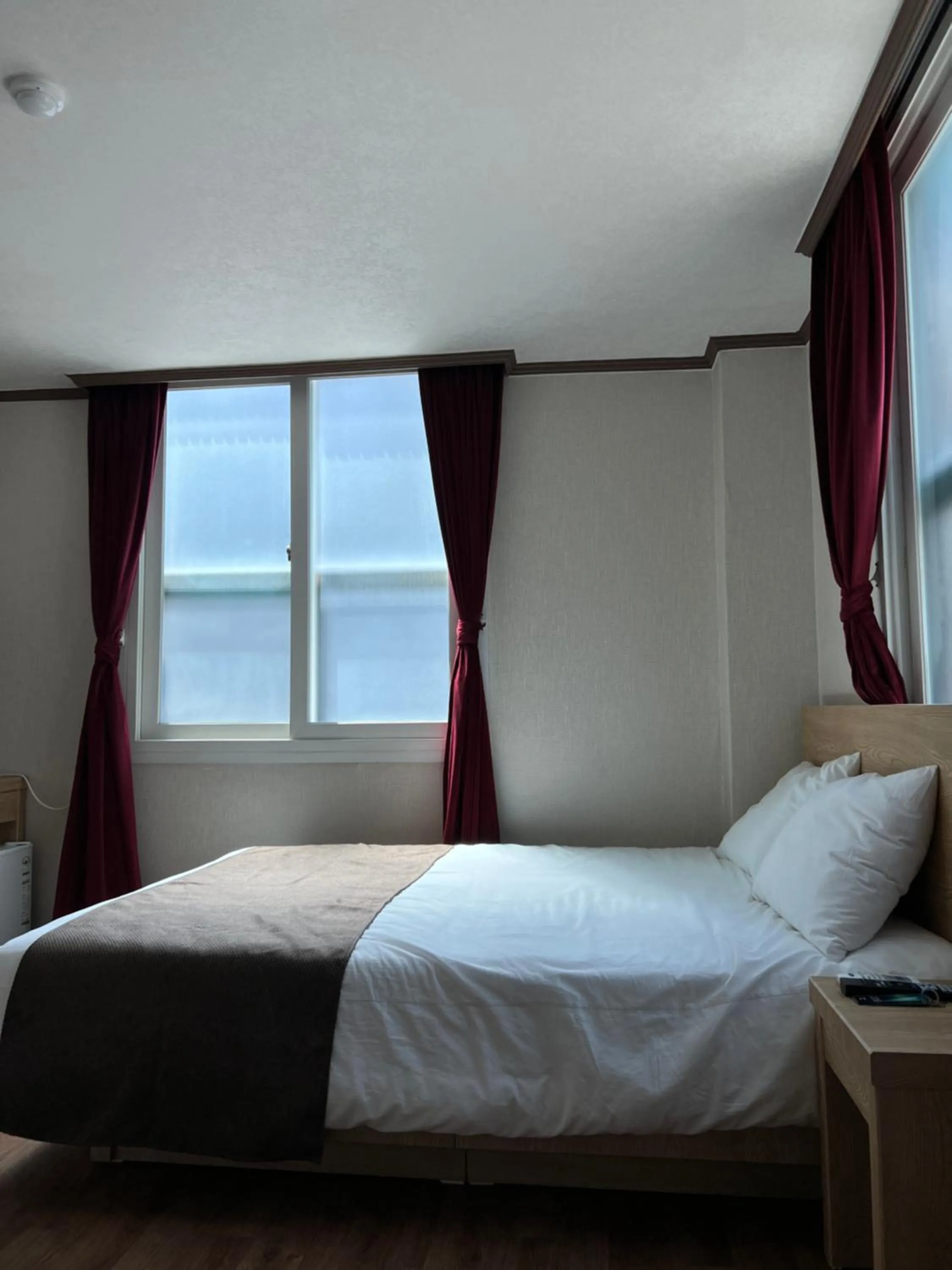 Bed in Bricks Stay Jeju City & Aiport