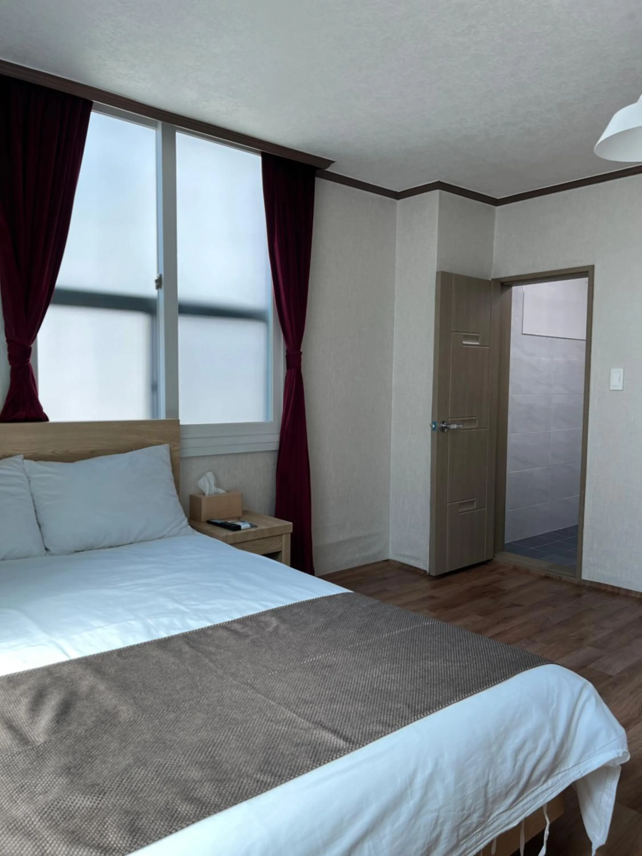 Bed in Bricks Stay Jeju City & Aiport