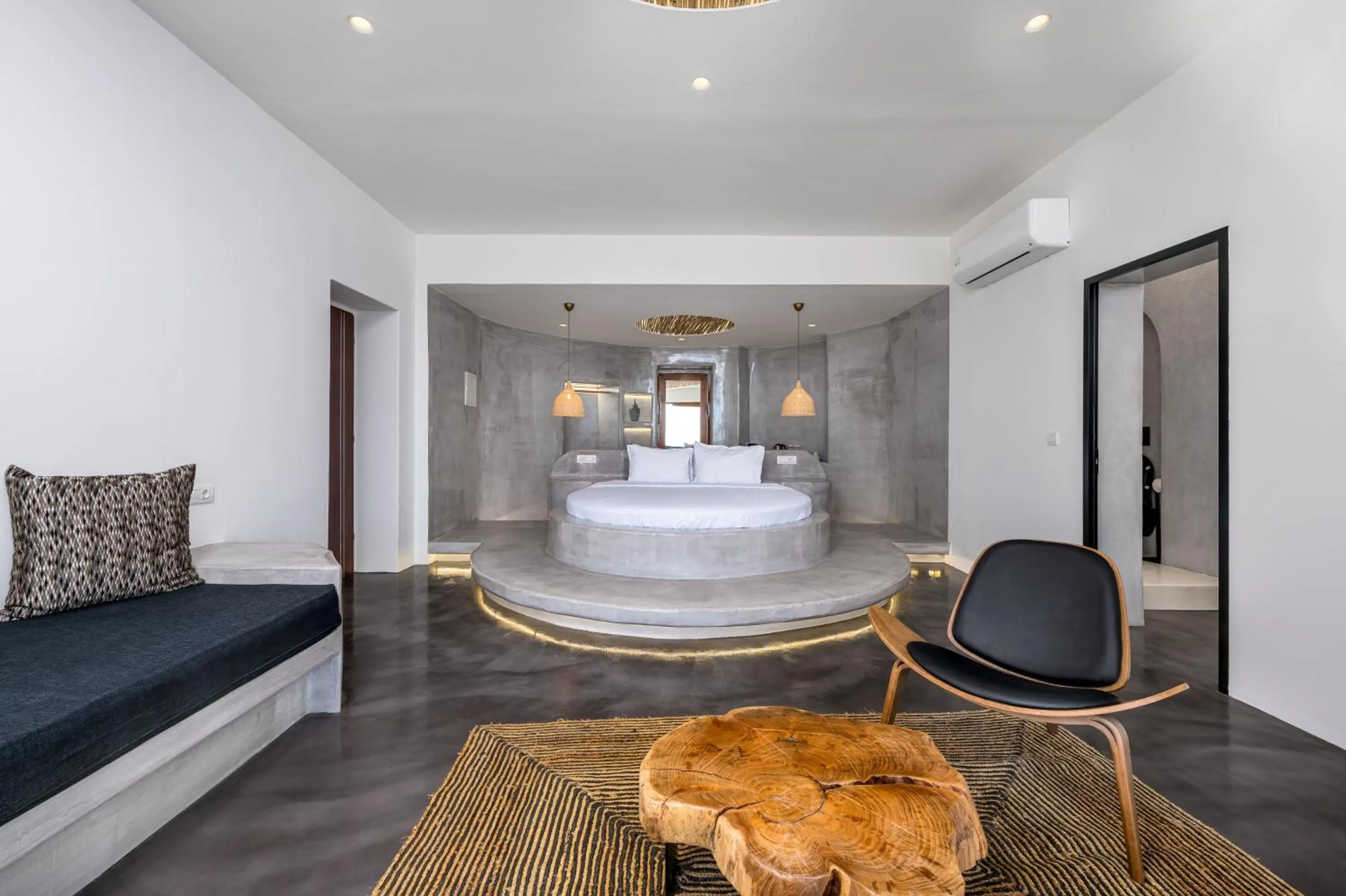 Bed in Leon Luxury Suites