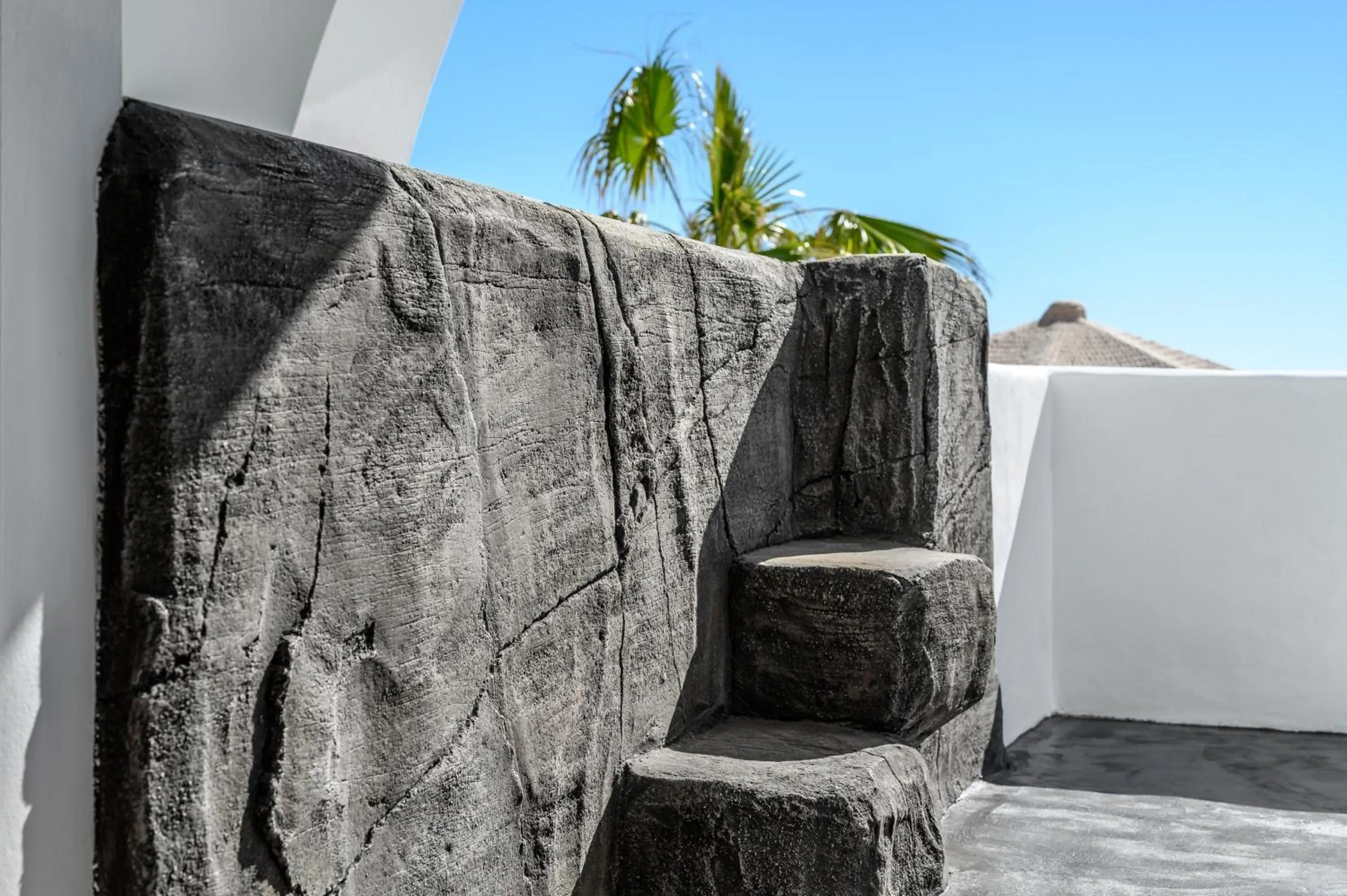 Day in Leon Luxury Suites