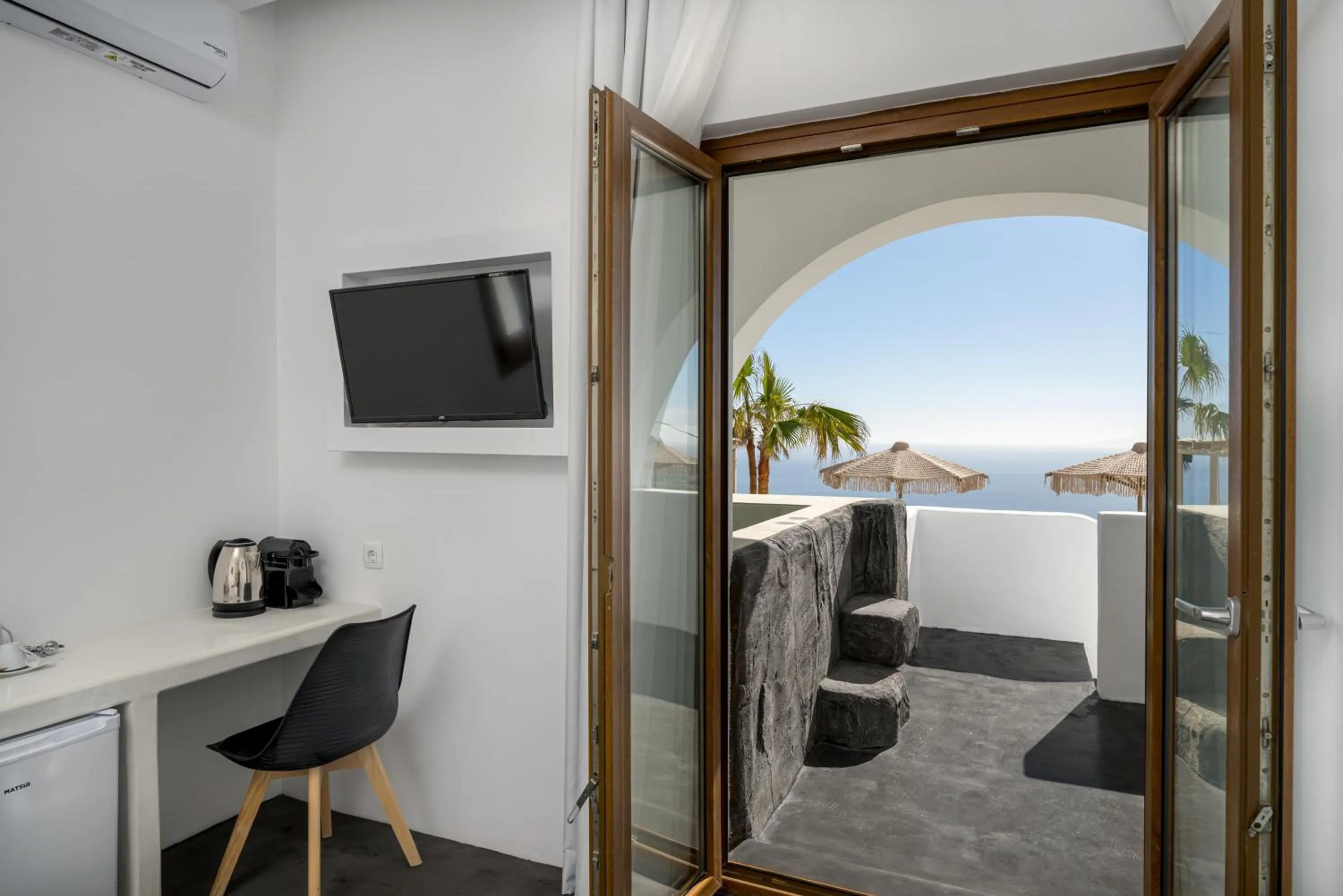 TV and multimedia in Leon Luxury Suites