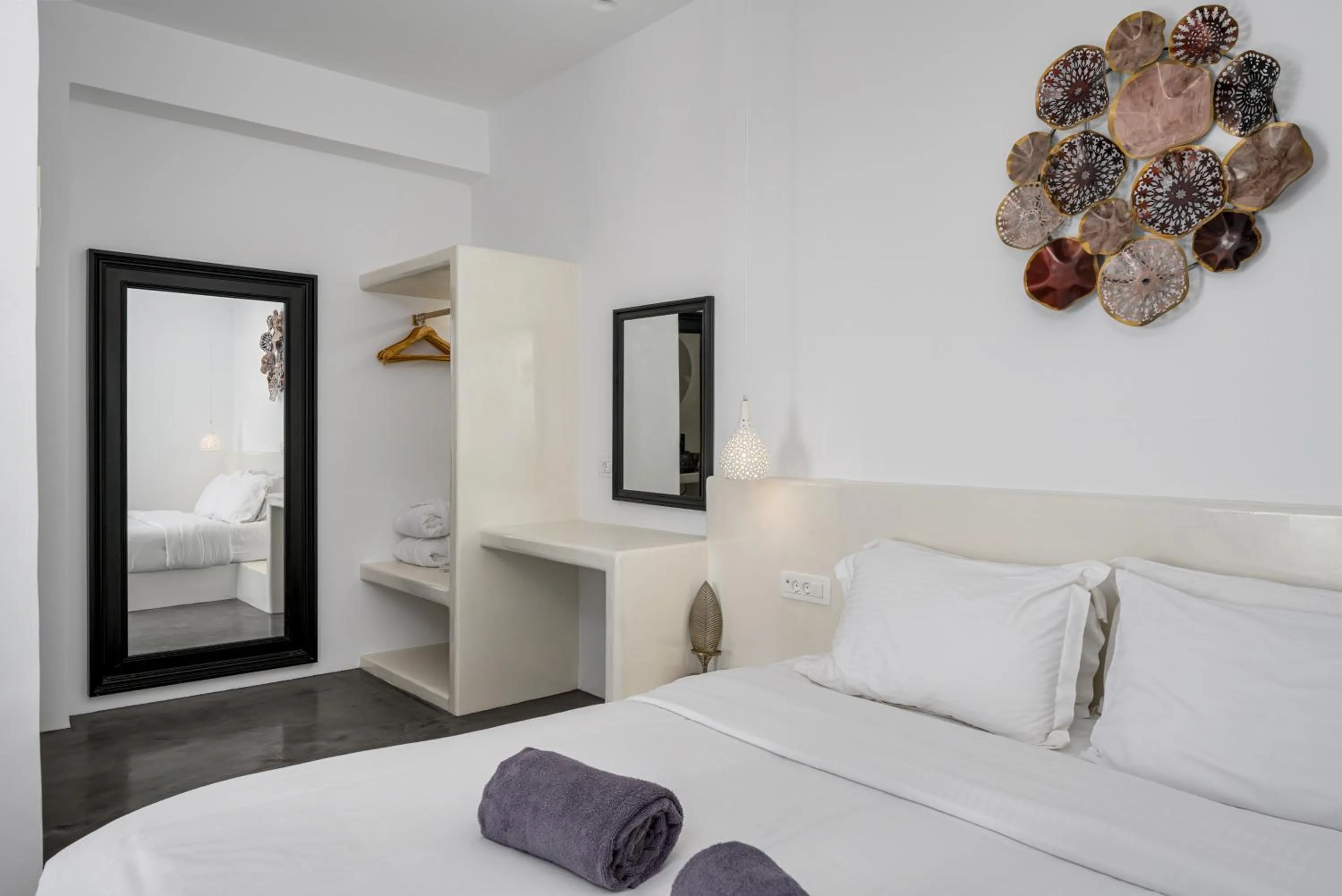 Bed in Leon Luxury Suites