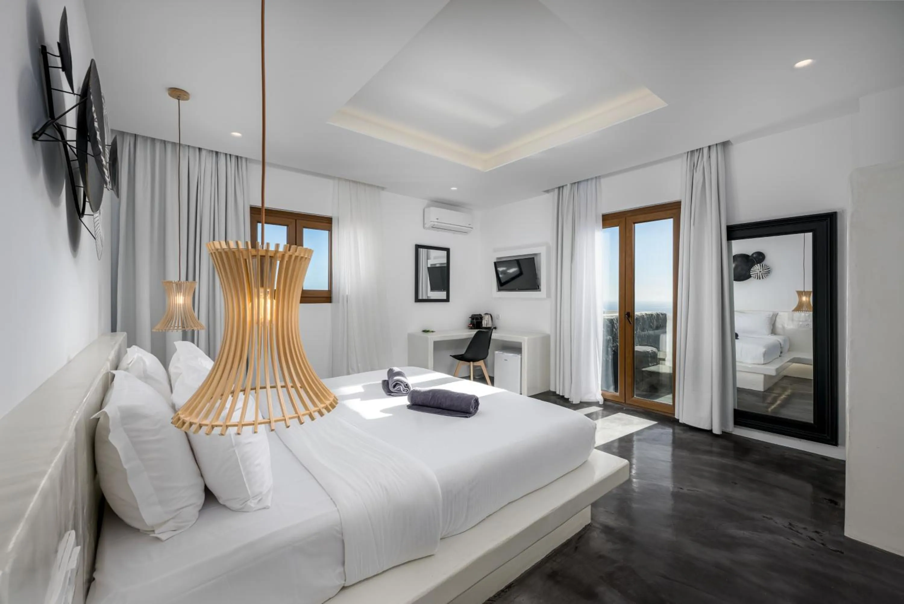 Bed in Leon Luxury Suites