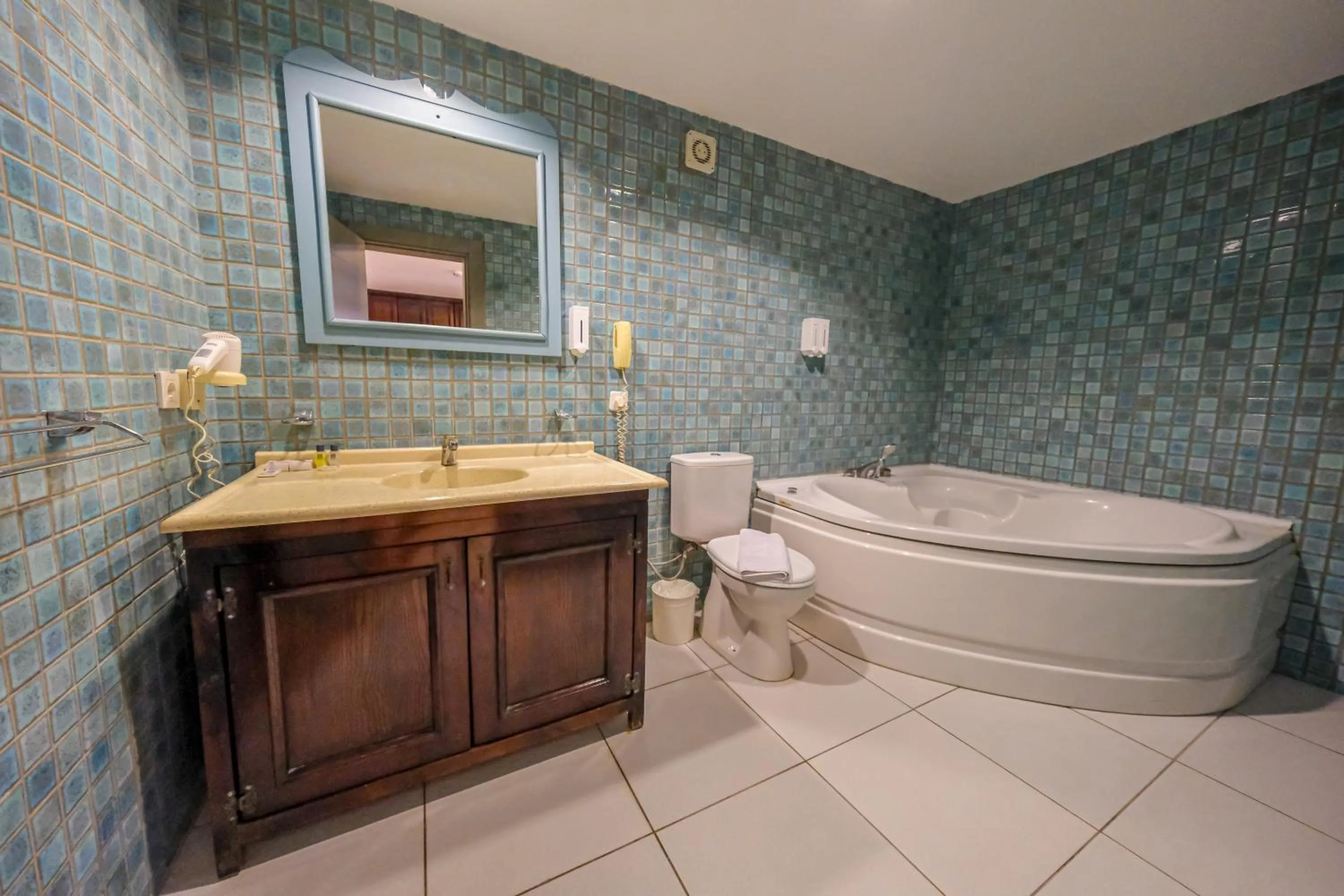 Bathroom in Hotel Atrium