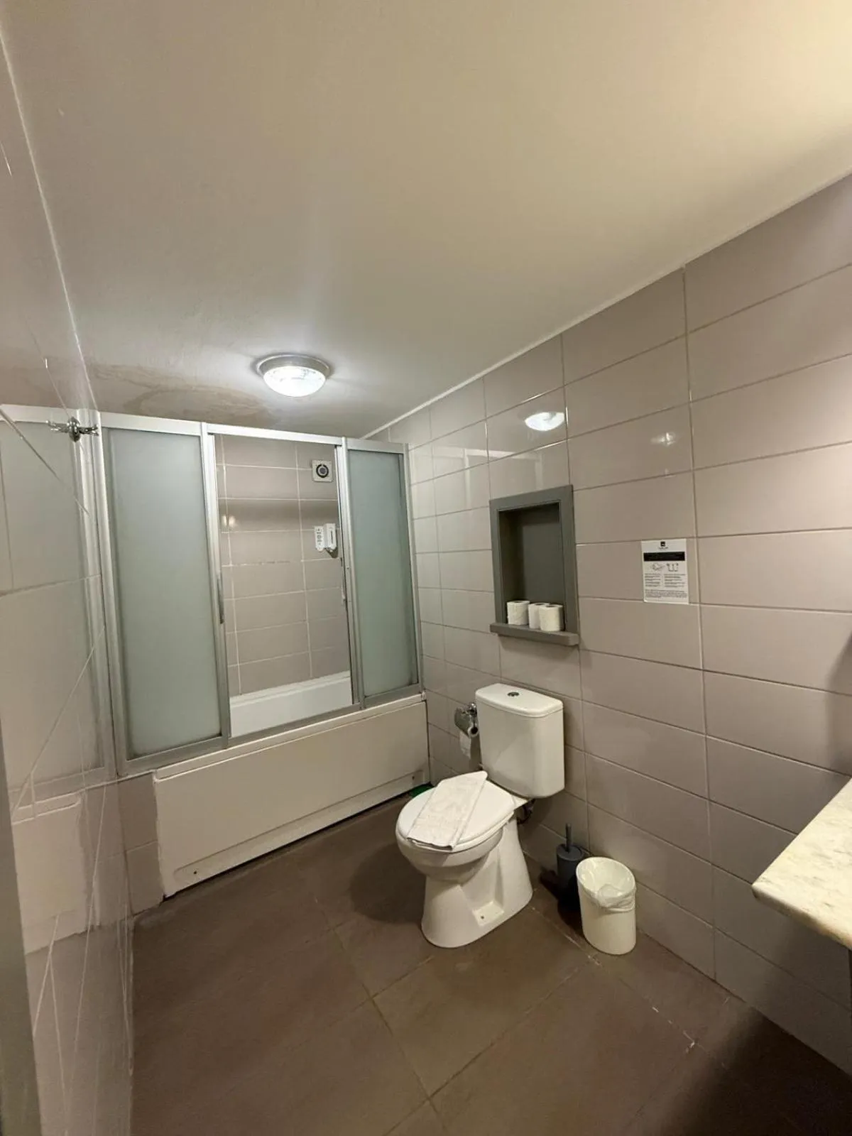 Shower in Hotel Atrium