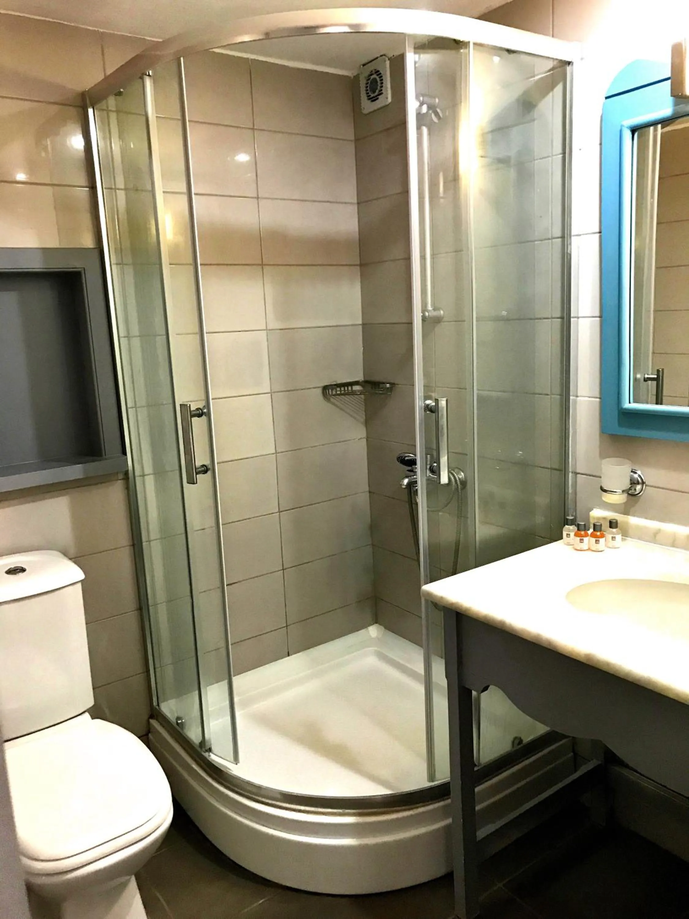 Bathroom in Hotel Atrium