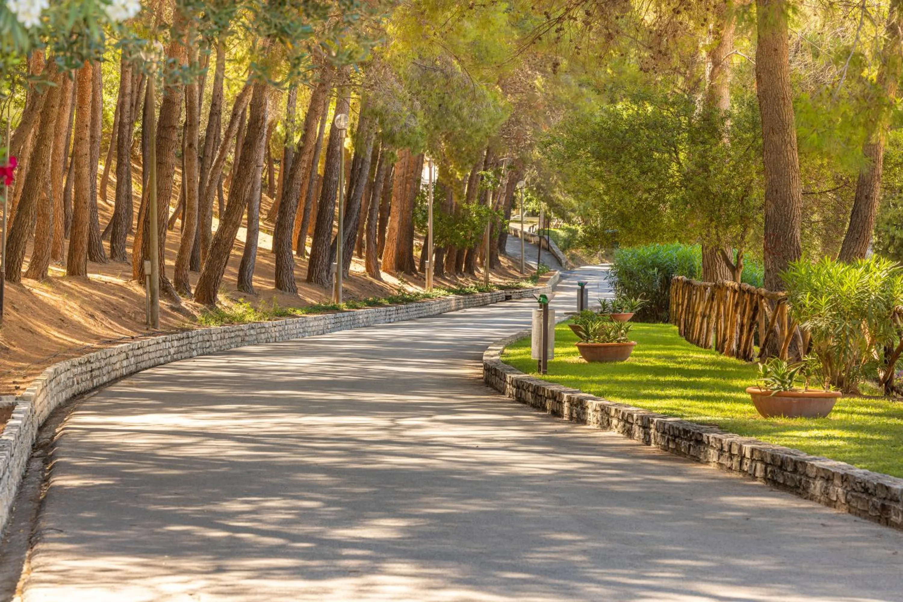 Garden in Pugnochiuso Resort Hotel del Faro