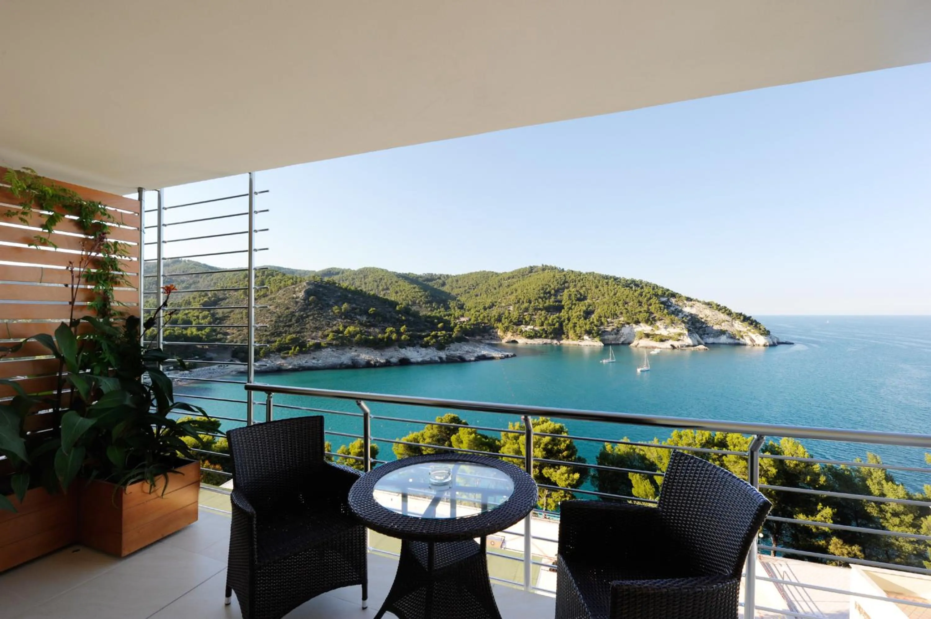 Balcony/Terrace in Pugnochiuso Resort Hotel del Faro