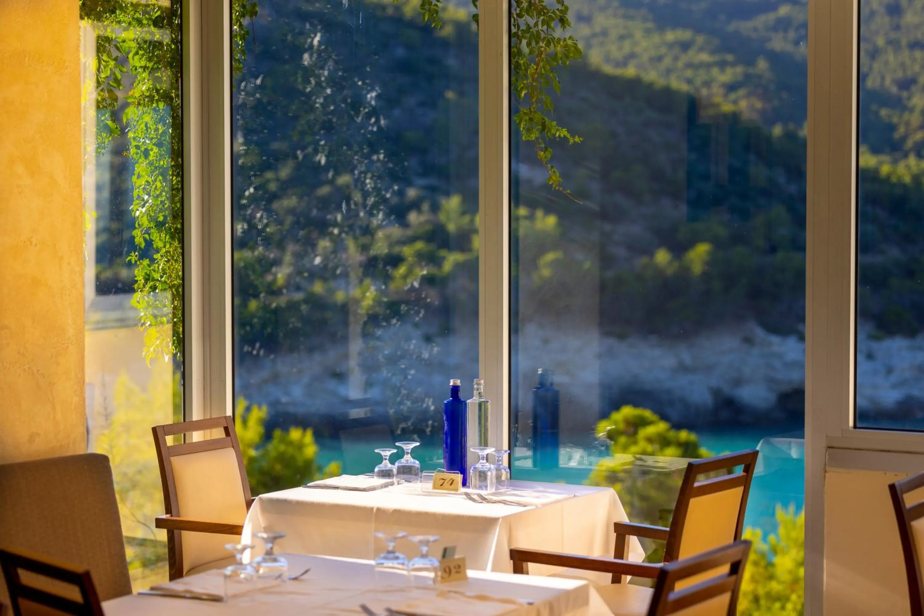 Restaurant/places to eat in Pugnochiuso Resort Hotel del Faro