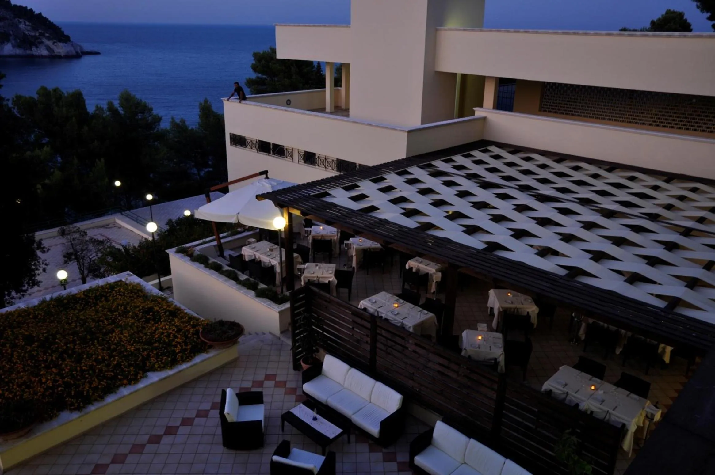Restaurant/places to eat in Pugnochiuso Resort Hotel del Faro