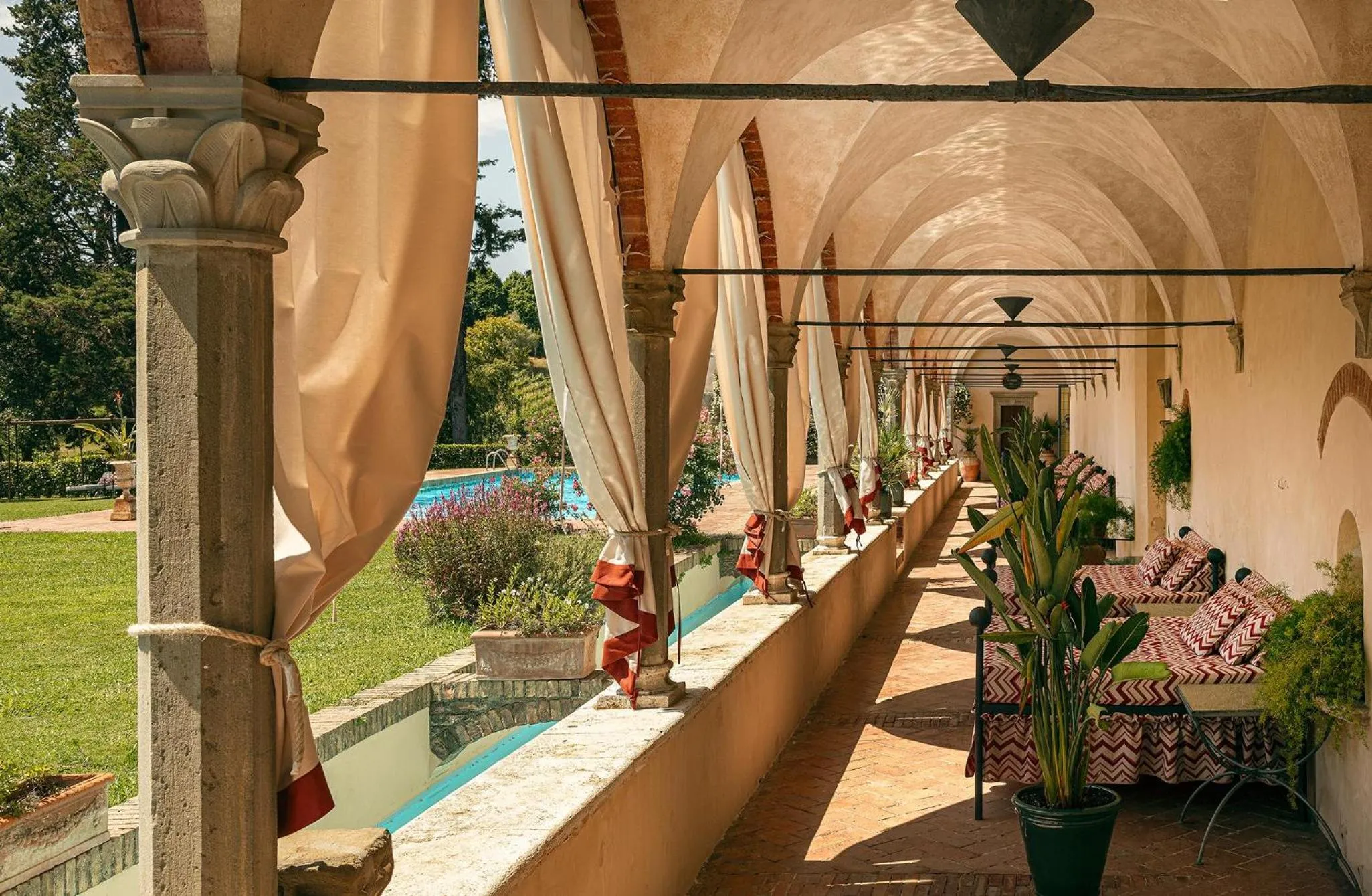 Pool view in Hotel Certosa Di Maggiano