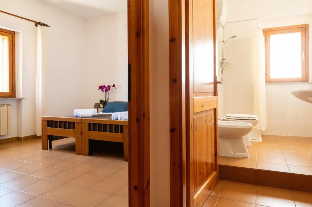 Toilet in Hotel L'Aragosta