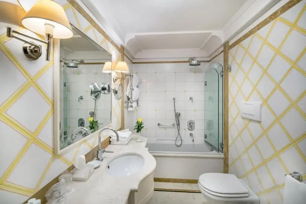 Deluxe Triple Room in Villa Franceschi Hotel & Resort Deluxe Triple Room in Villa Franceschi Hotel & Resort