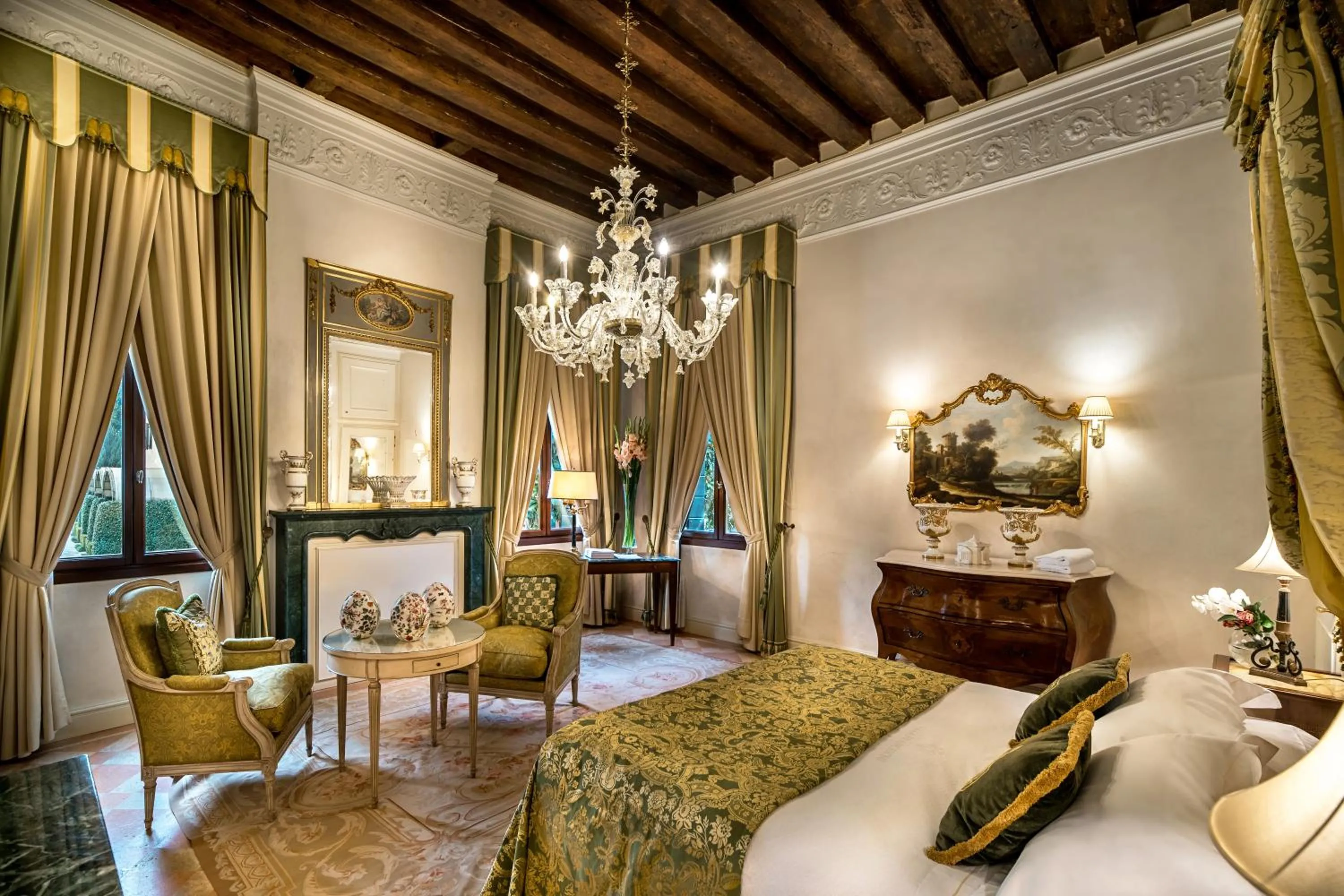 Photo of the whole room, Bed in Villa Franceschi Hotel & Resort