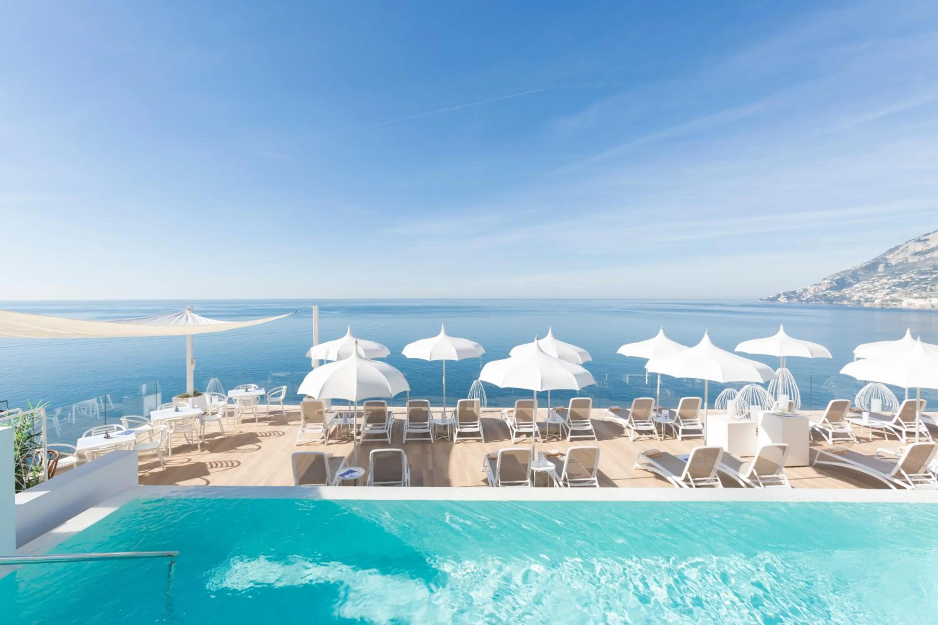 Swimming pool in Hotel Club Due Torri